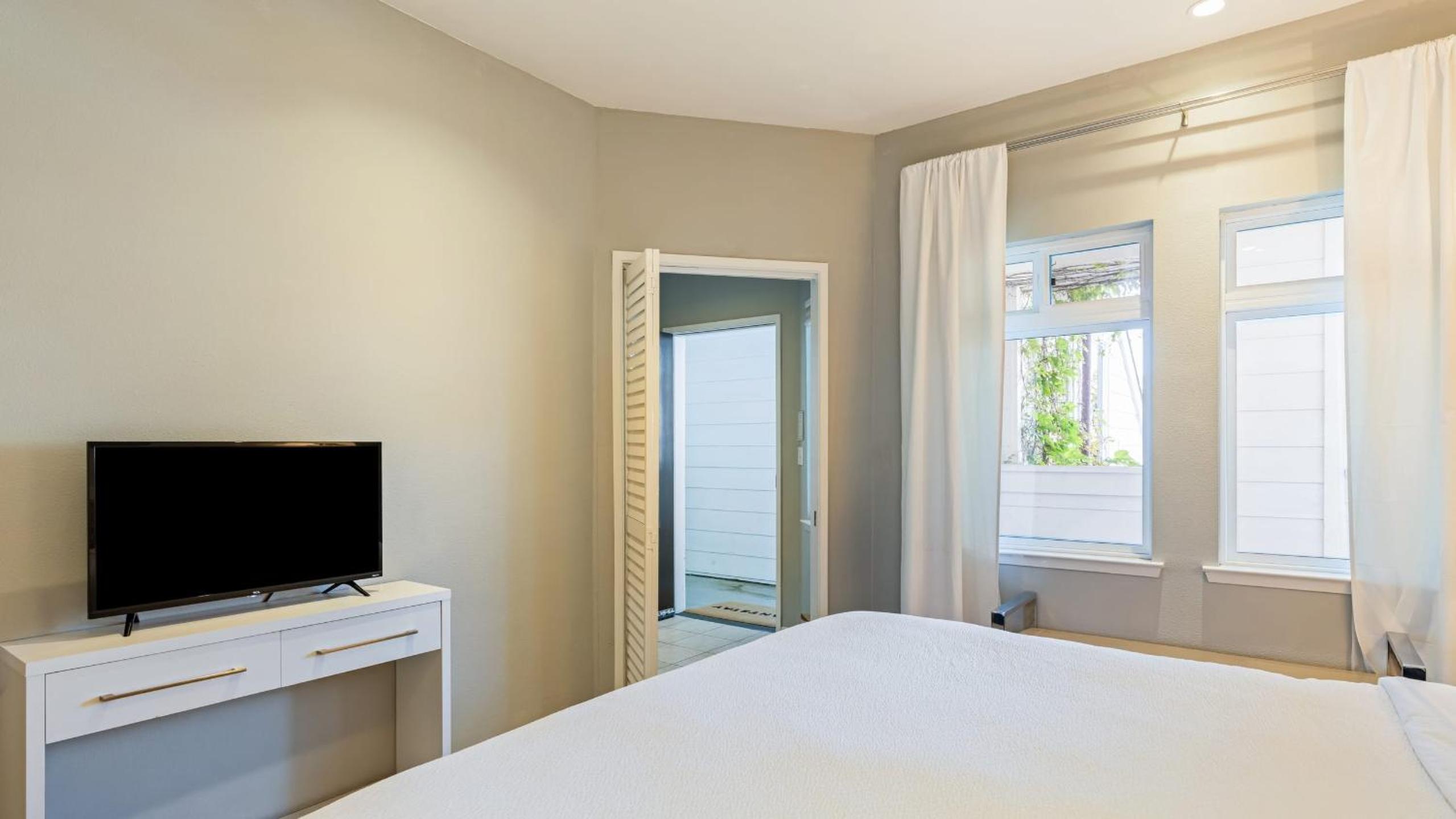 Cayucos Duo 2 Bungalows w Views Lounge Space Pet Friendly