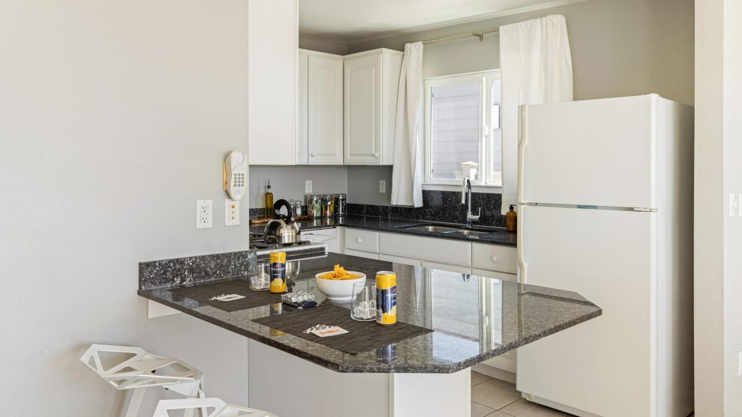 Cayucos Duo 2 Bungalows w Views Lounge Space Pet Friendly