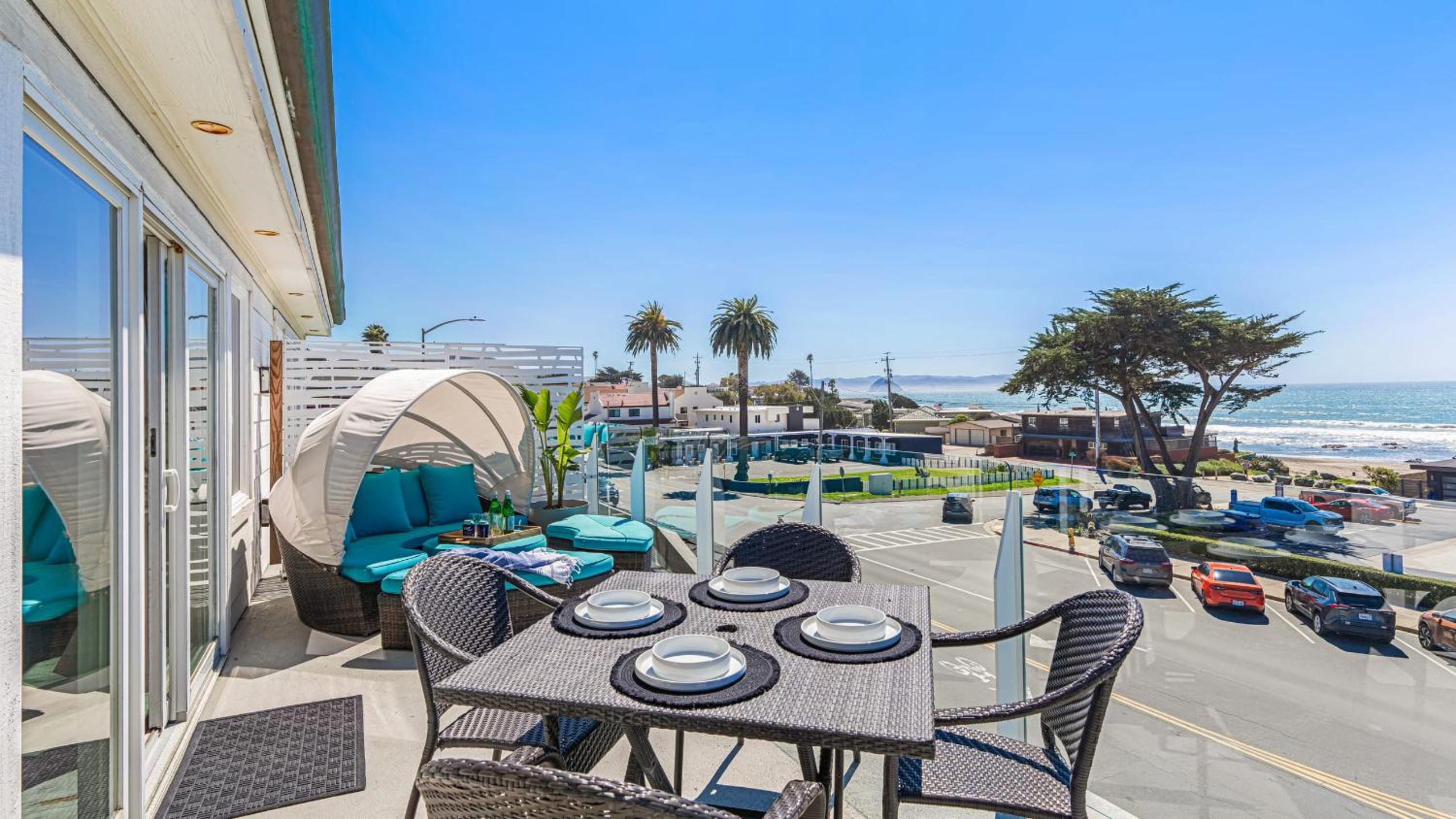 Cayucos Duo 2 Bungalows w Views Lounge Space Pet Friendly