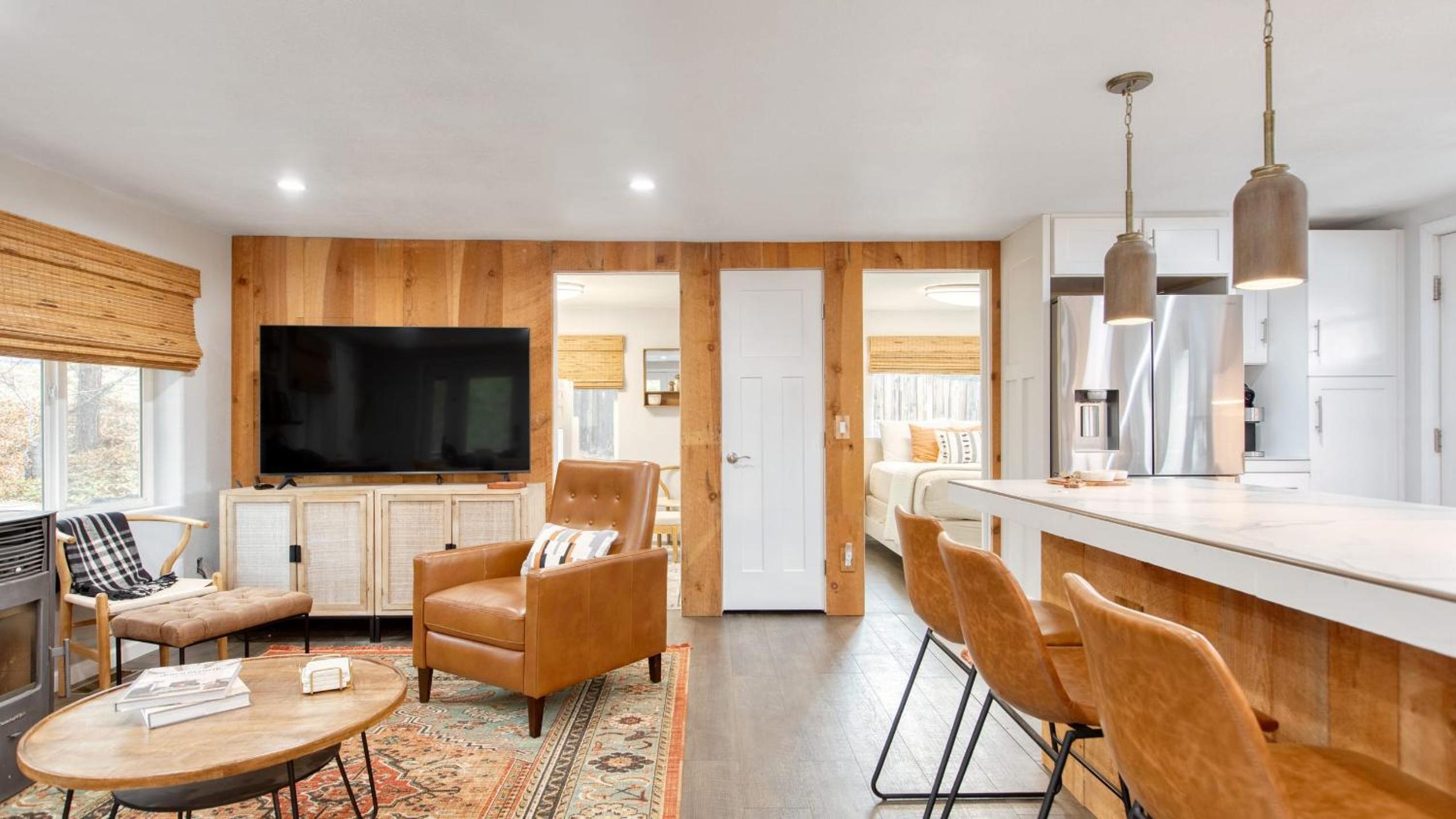 Cozy 2BR Fawnskin Cabin Big Bear Lake Hiking Trails Snow Summit Nearby