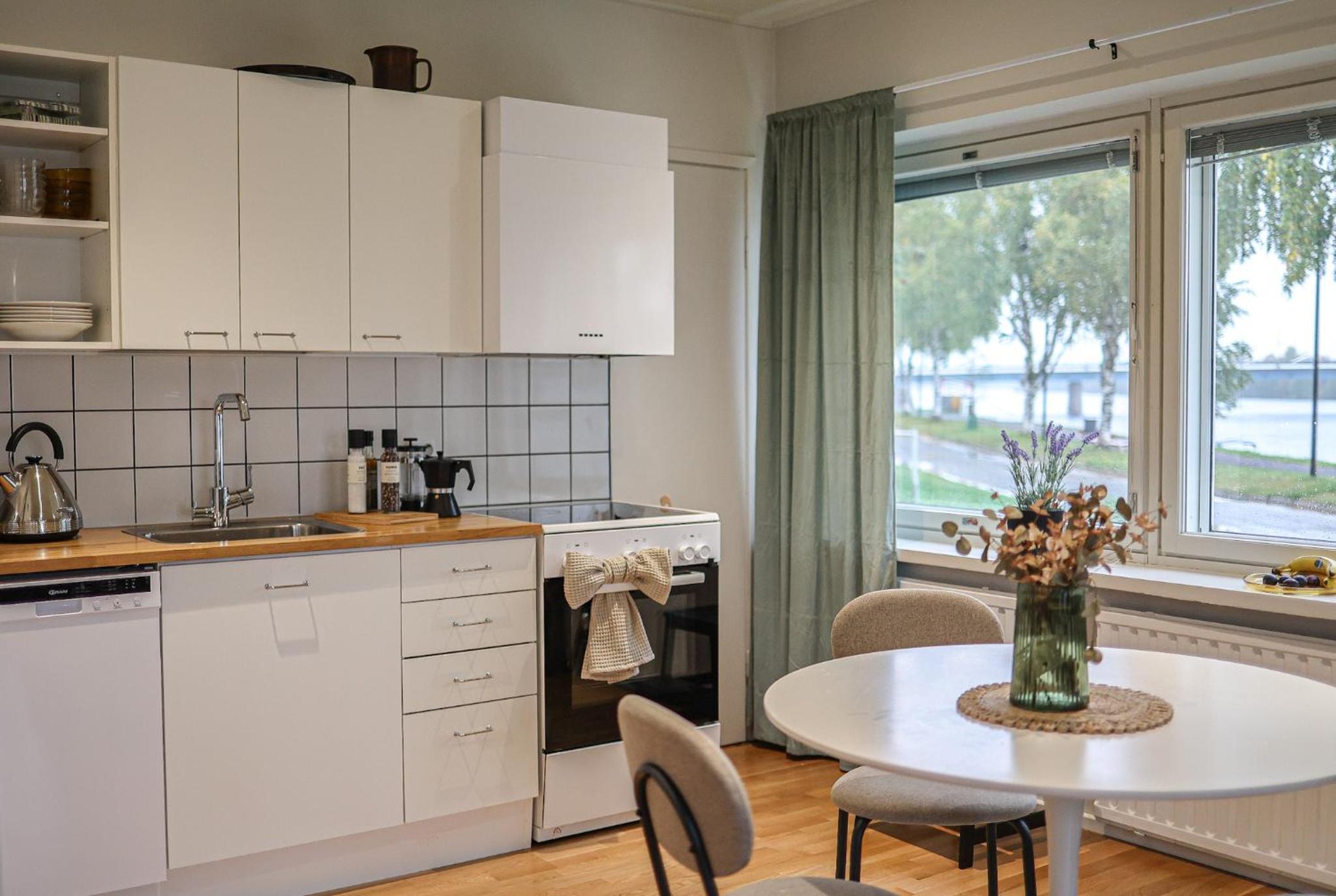 Riverside Serenity Apartment