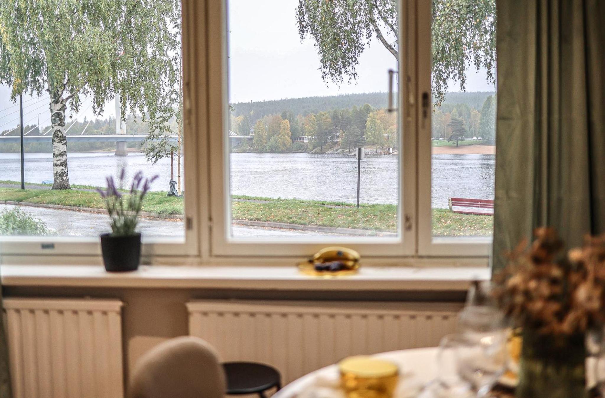 Riverside Serenity Apartment