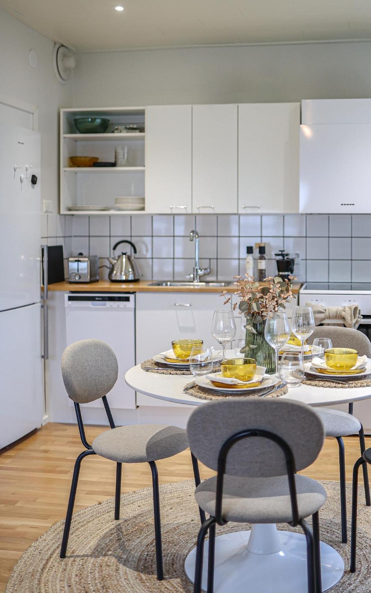 Riverside Serenity Apartment