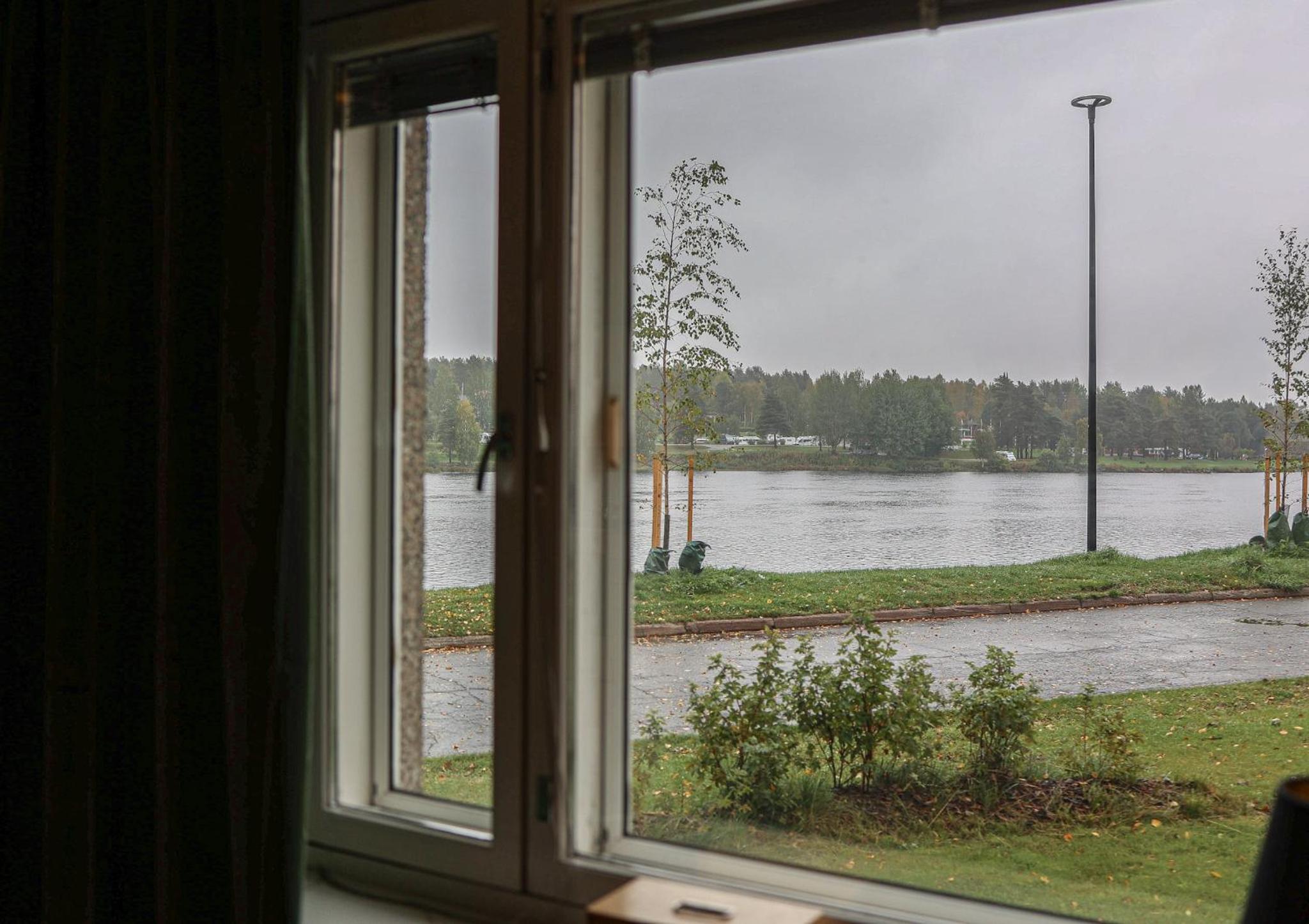 Riverside Serenity Apartment