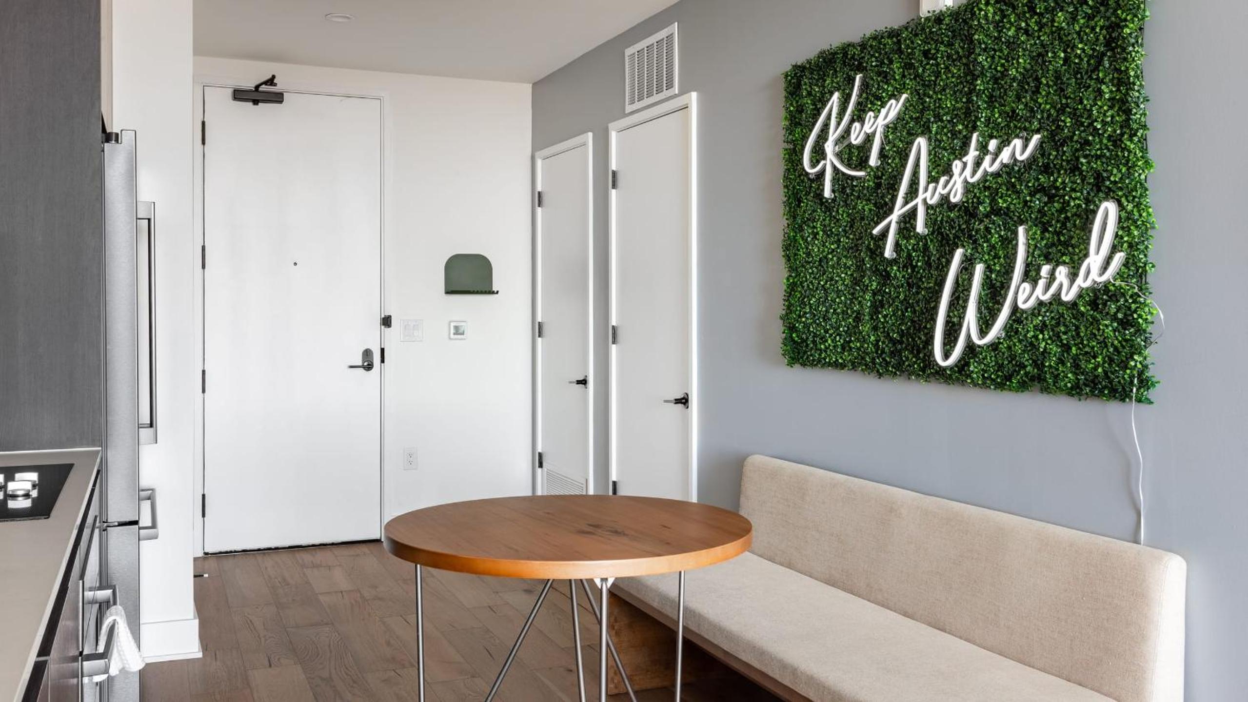 Luxe High Rise near DT Austin w Views Rooftop Pool Gym Luxe Amenities