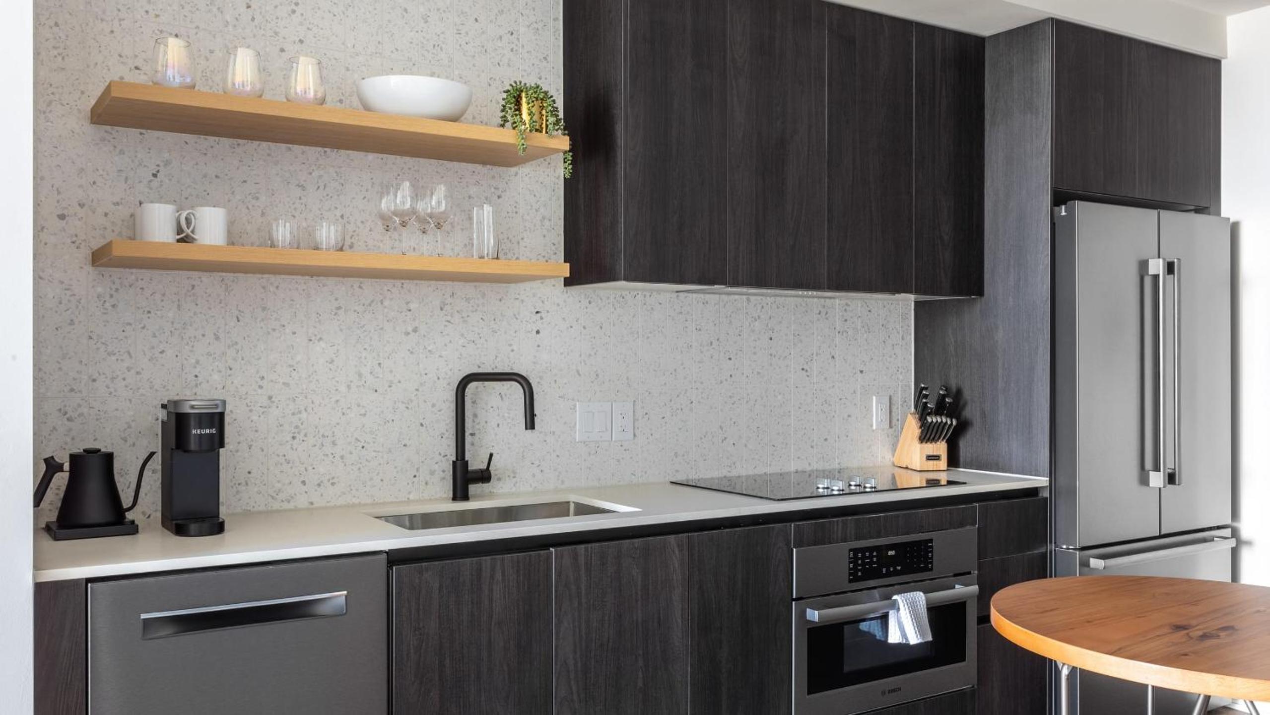 Luxe High Rise near DT Austin w Views Rooftop Pool Gym Luxe Amenities