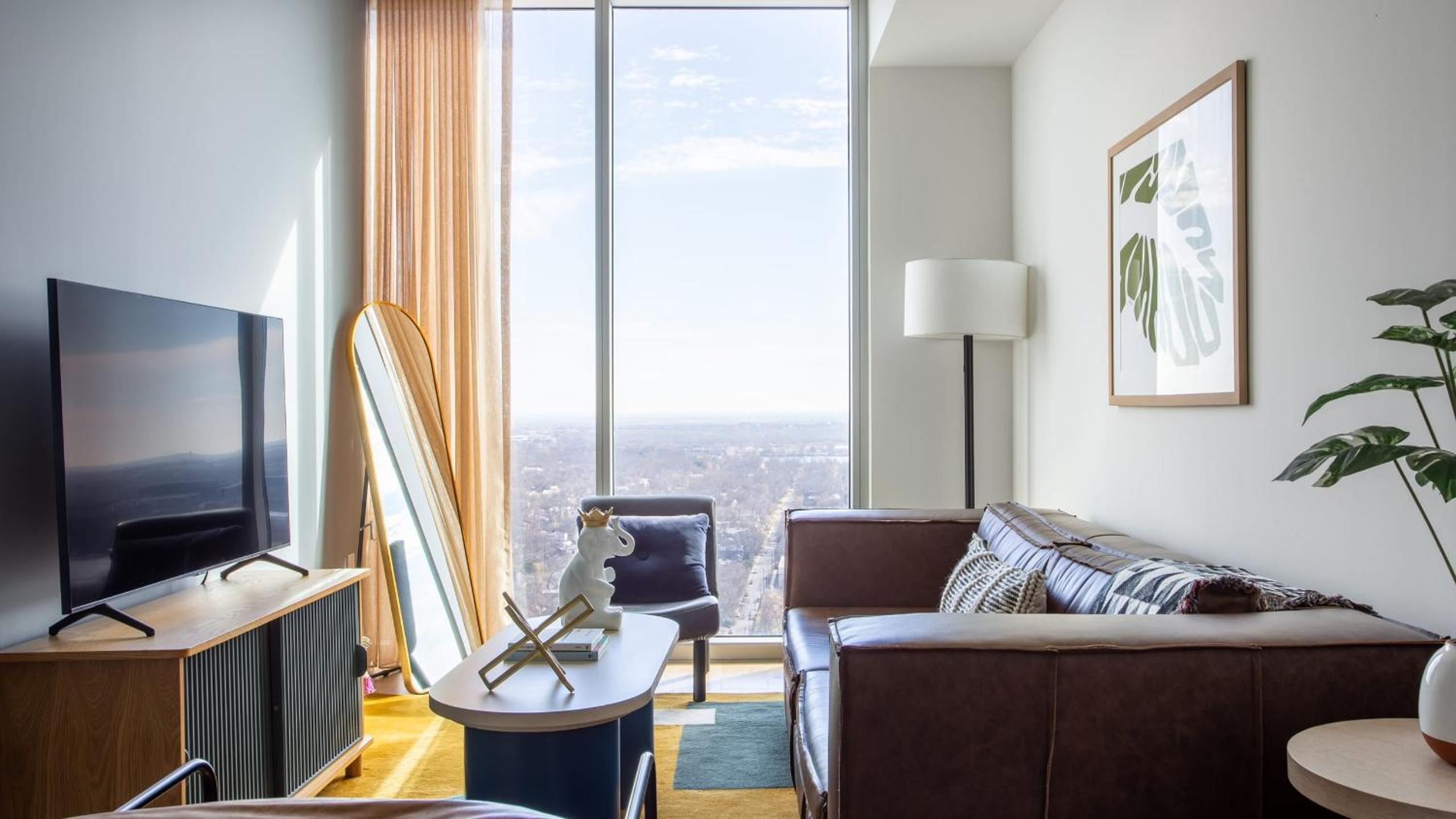 Luxe High Rise near DT Austin w Views Rooftop Pool Gym Luxe Amenities