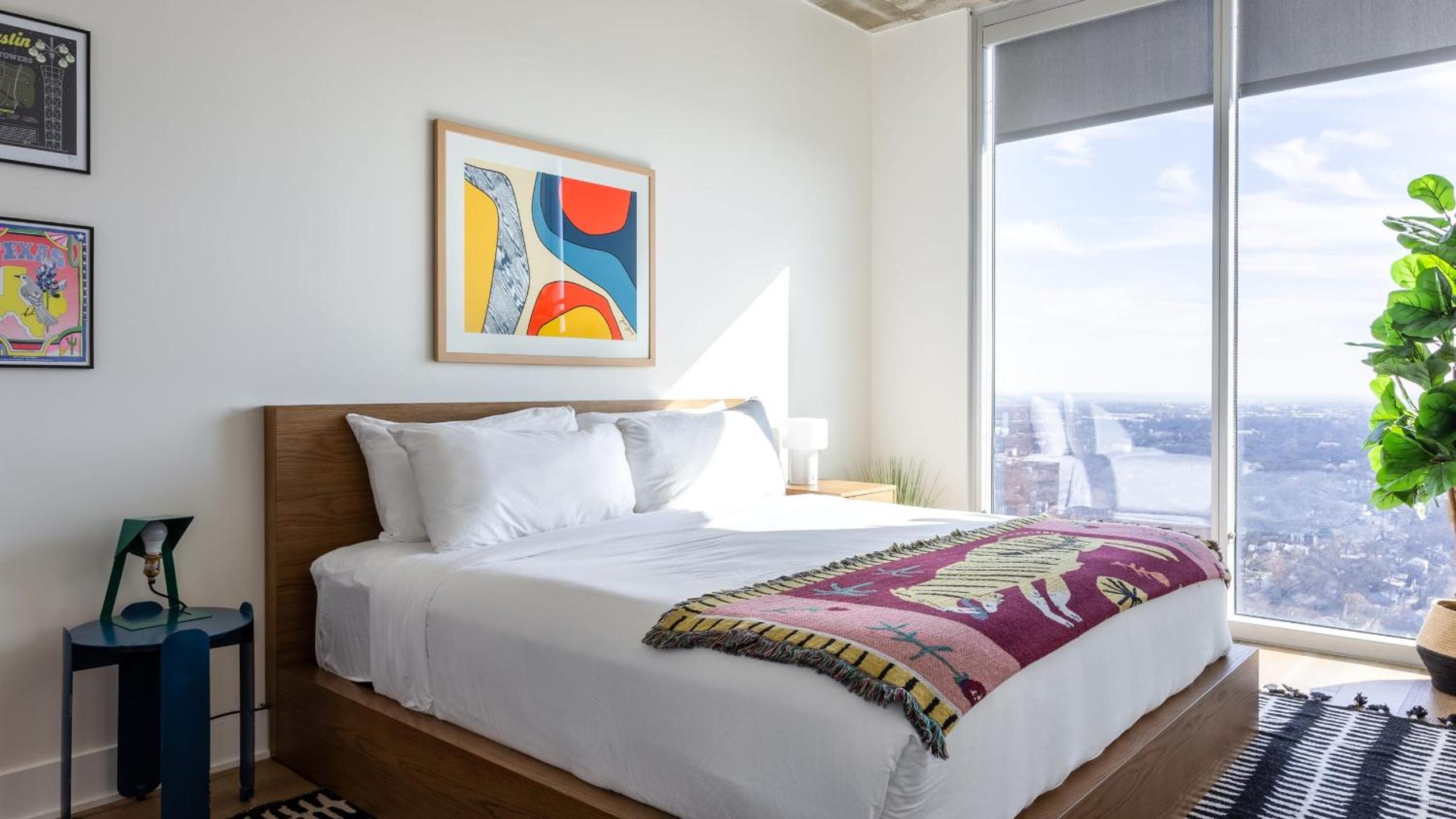 Luxe High Rise near DT Austin w Views Rooftop Pool Gym Luxe Amenities