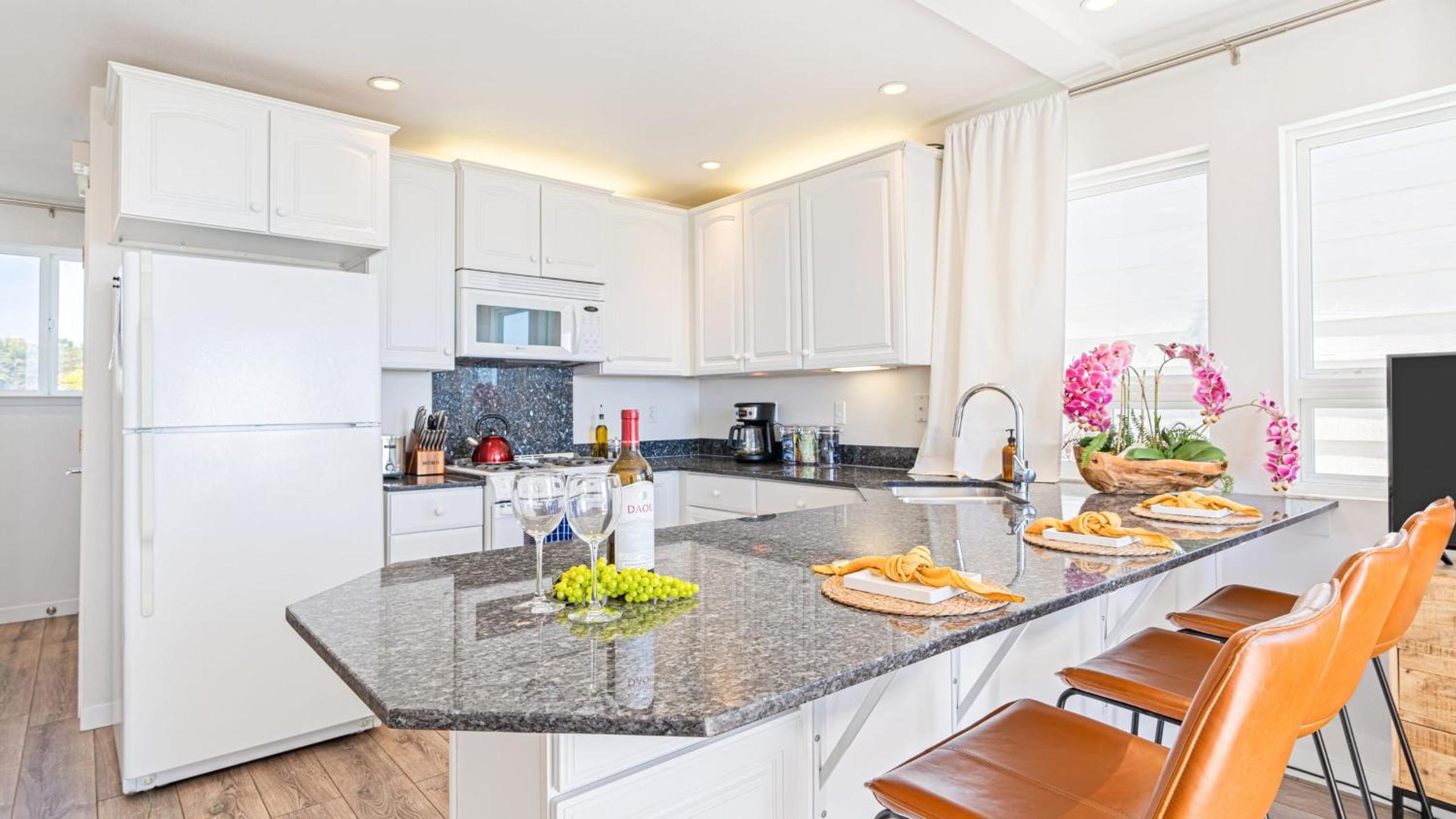 2 Coastal Studios at Cayucus Beach Access Ocean Views