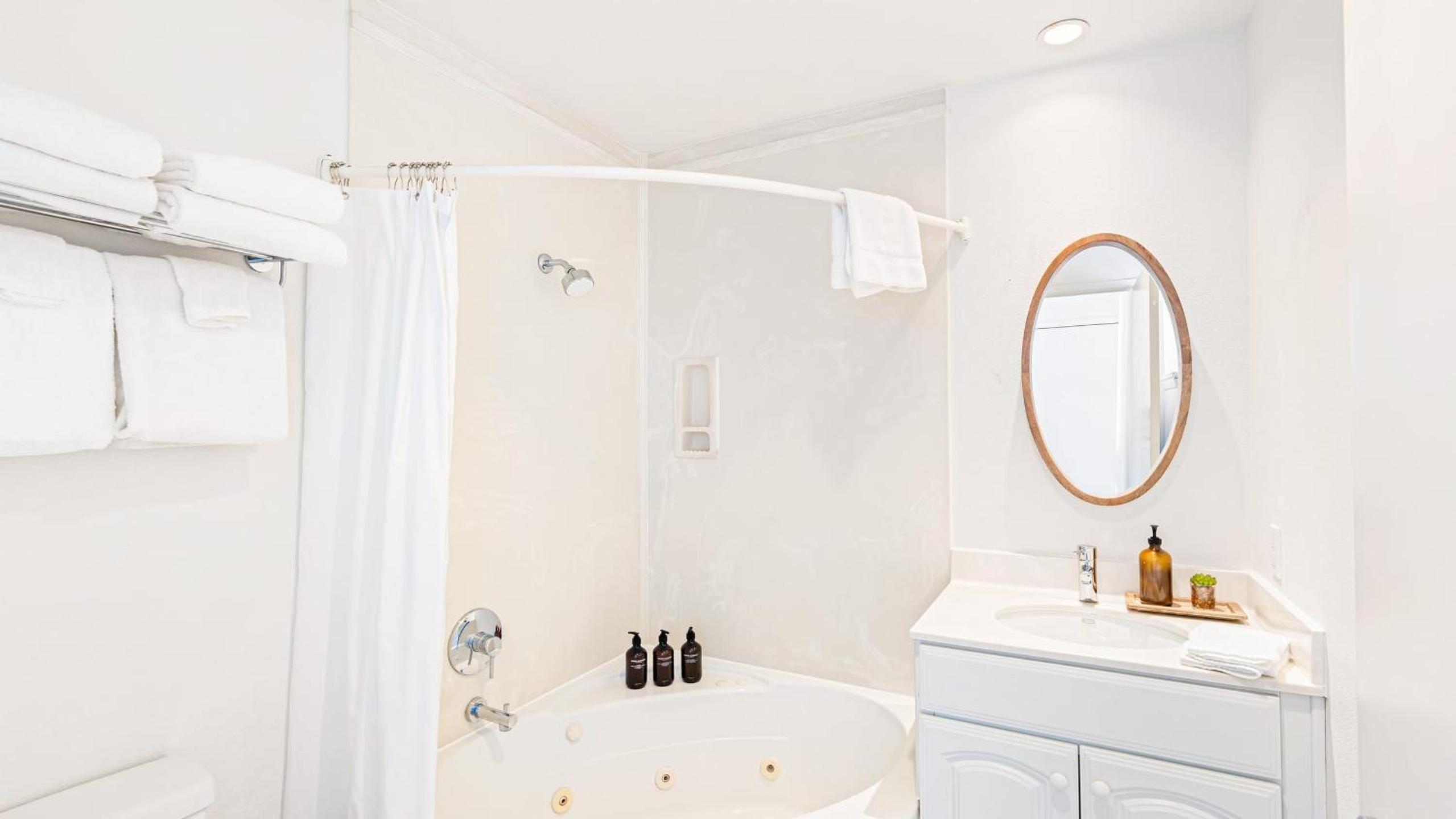 2 Coastal Studios at Cayucus Beach Access Ocean Views