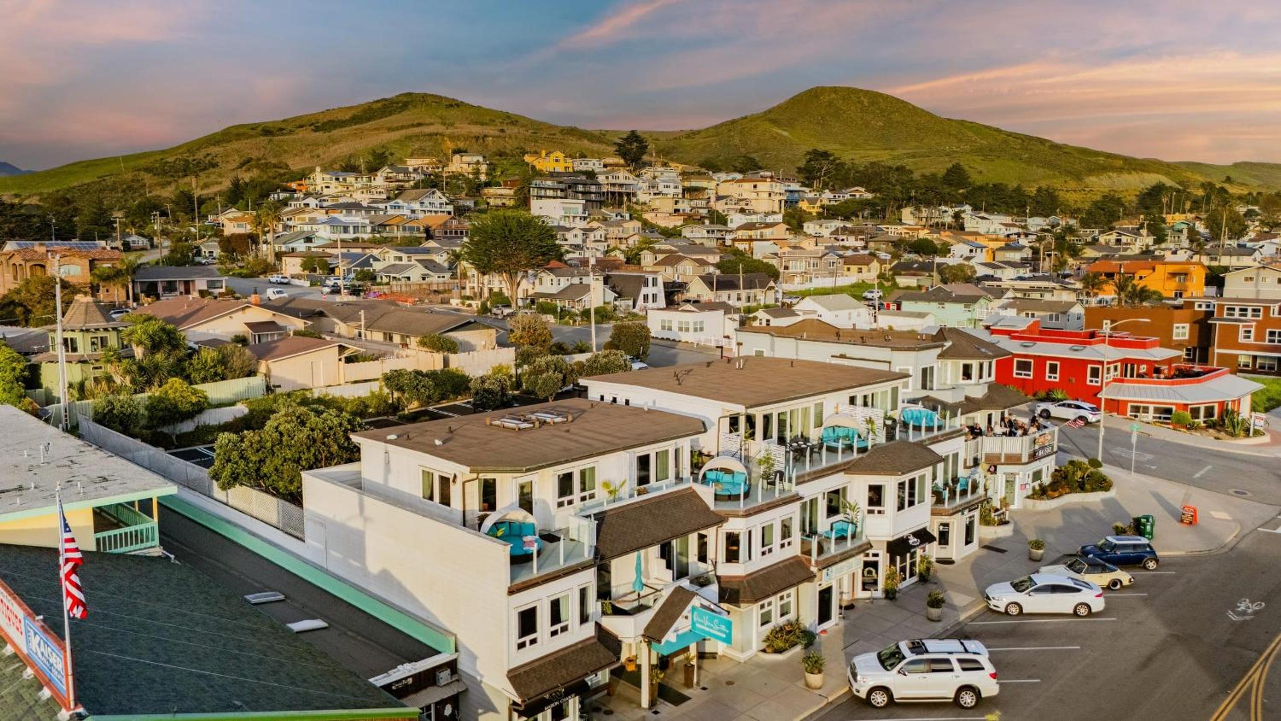 2 Coastal Studios at Cayucus Beach Access Ocean Views