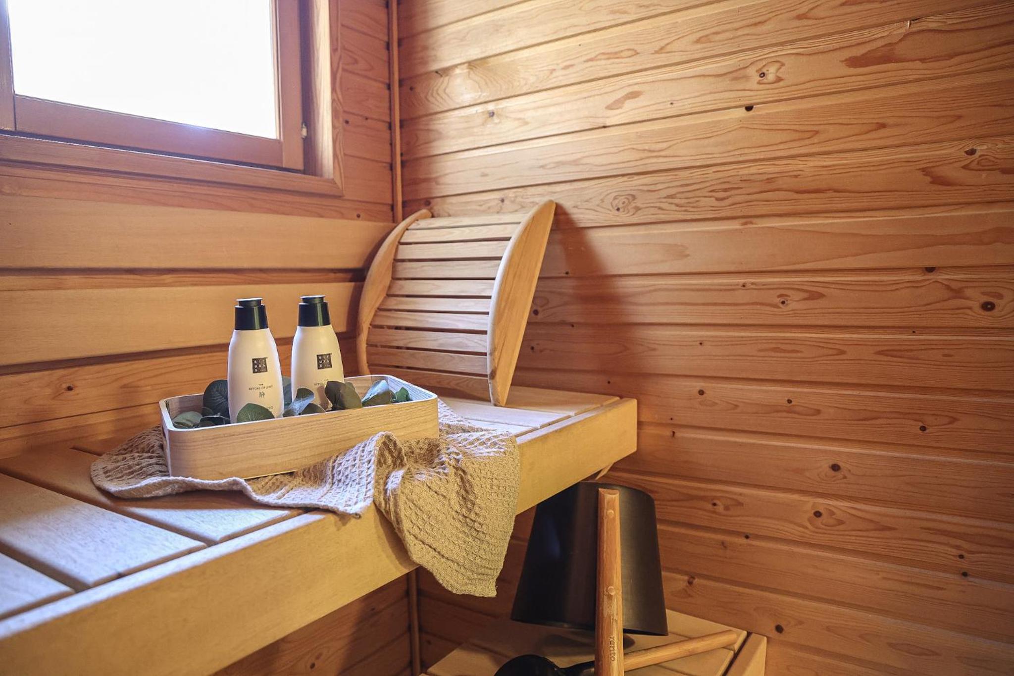 Aurora River View 3-Bedroom Apartment by BookLapland