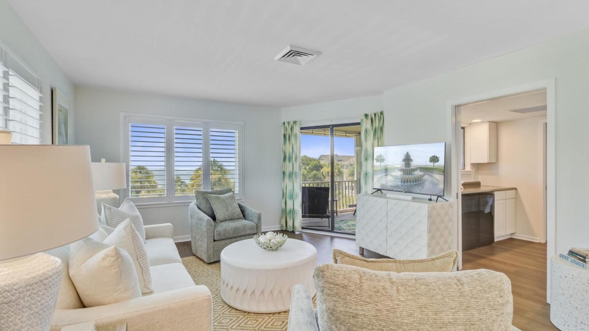 OceanView Condo Pool Balcony Beach Access 304 D Port O Call by AvantStay