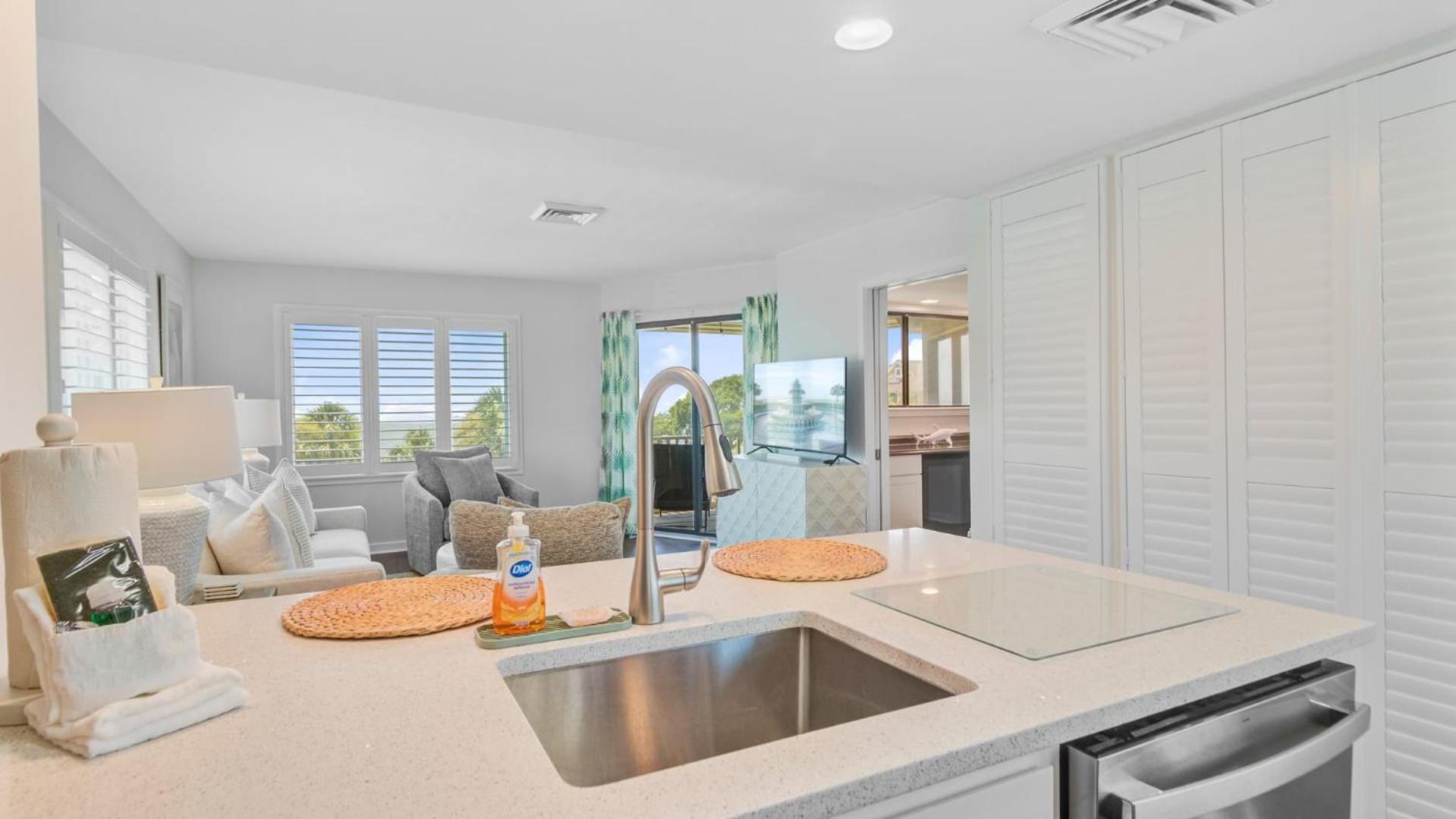 OceanView Condo Pool Balcony Beach Access 304 D Port O Call by AvantStay