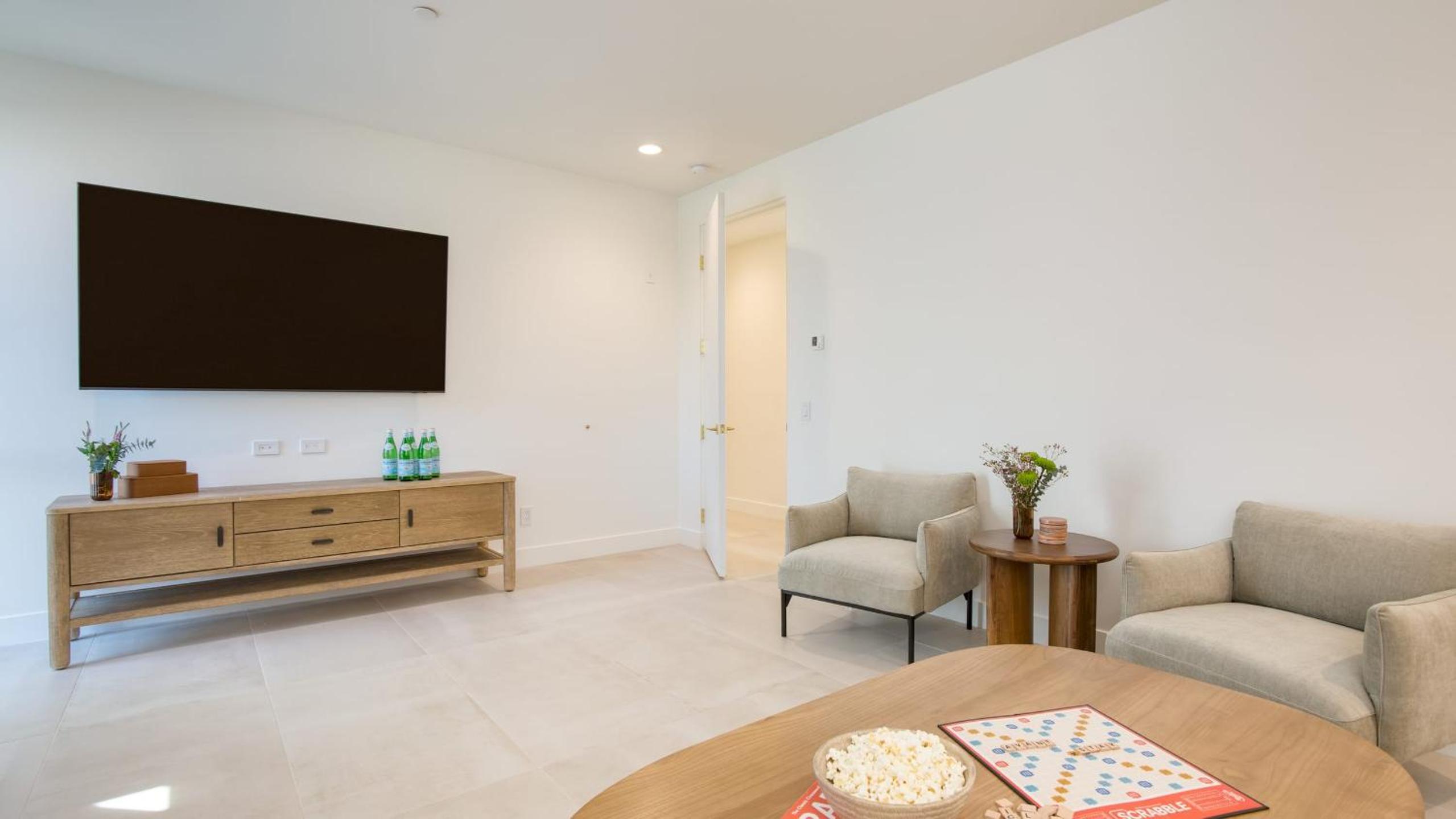 Sleeps 32 2 Villas Pool Putting GreenBocce Polo Villas Amara by AvantStay