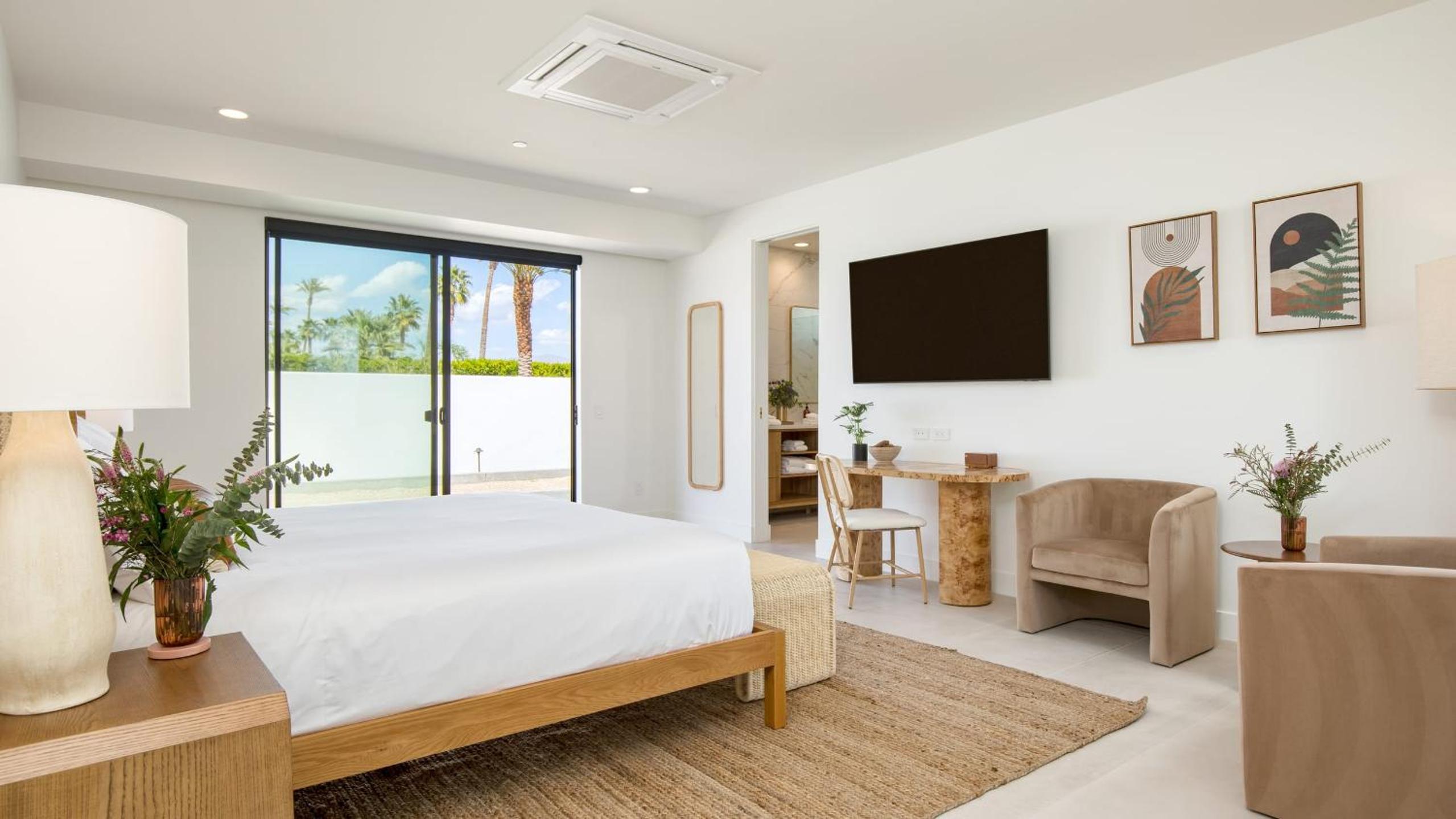 Sleeps 32 2 Villas Pool Putting GreenBocce Polo Villas Amara by AvantStay
