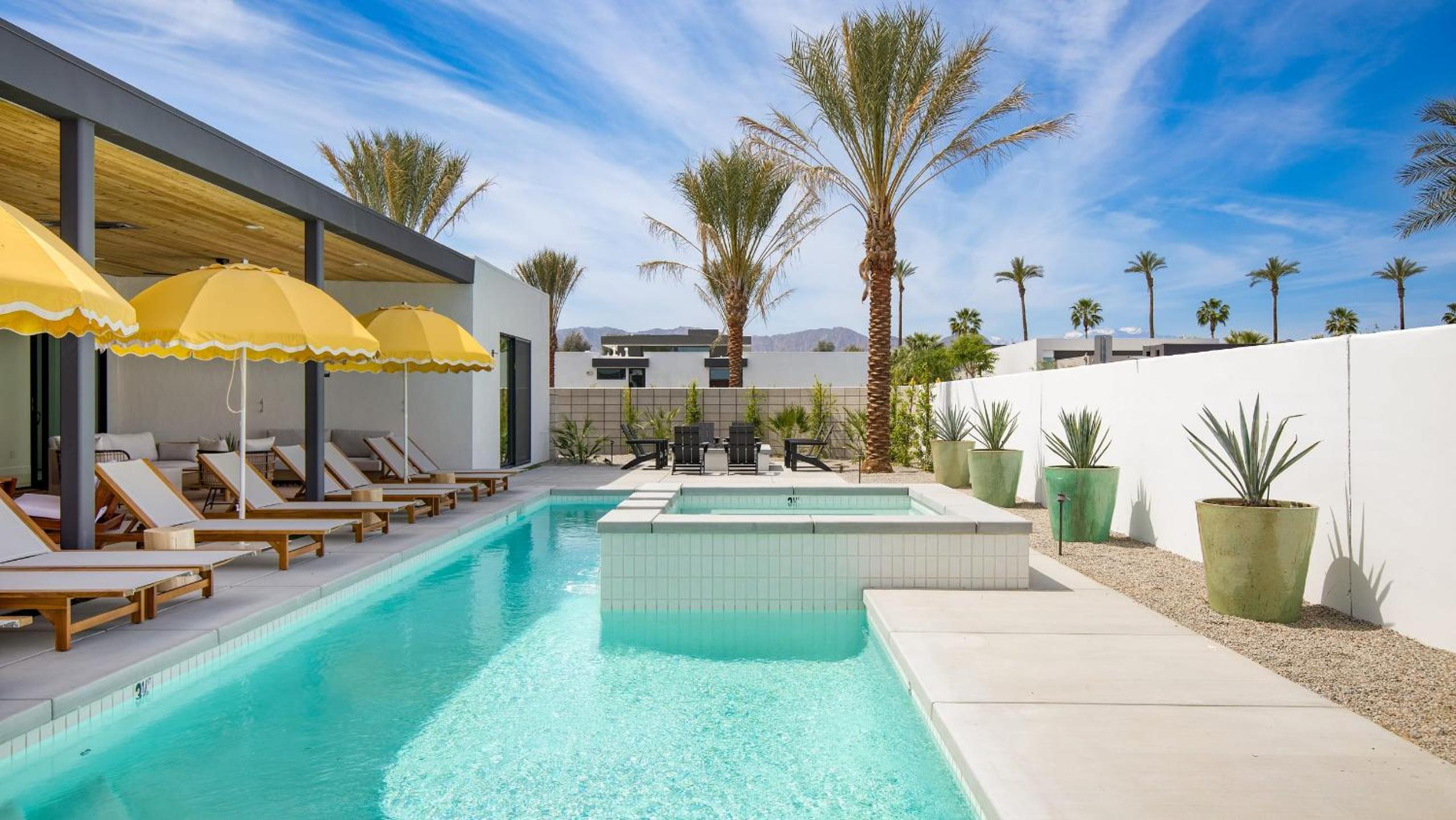 Sleeps 32 2 Villas Pool Putting GreenBocce Polo Villas Amara by AvantStay