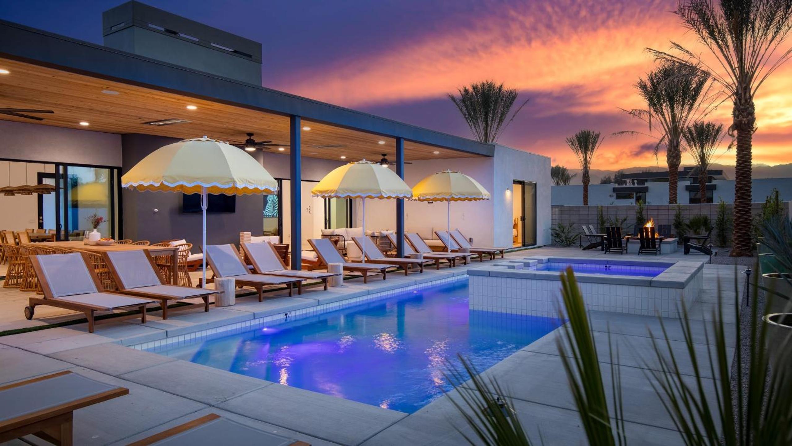 Sleeps 32 2 Villas Pool Putting GreenBocce Polo Villas Amara by AvantStay