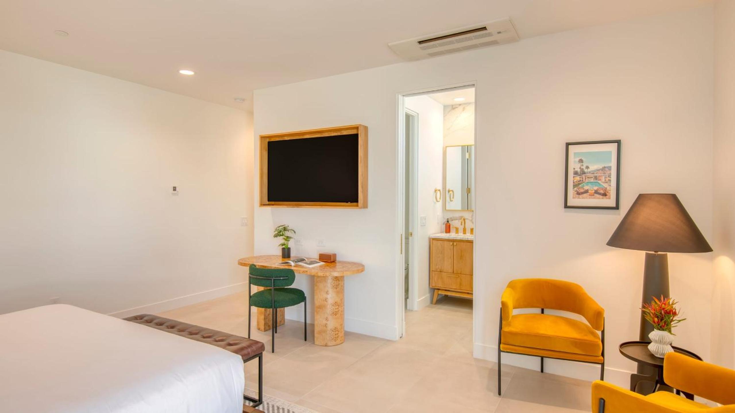 Sleeps 32 2 Villas Pool Putting GreenBocce Polo Villas Amara by AvantStay