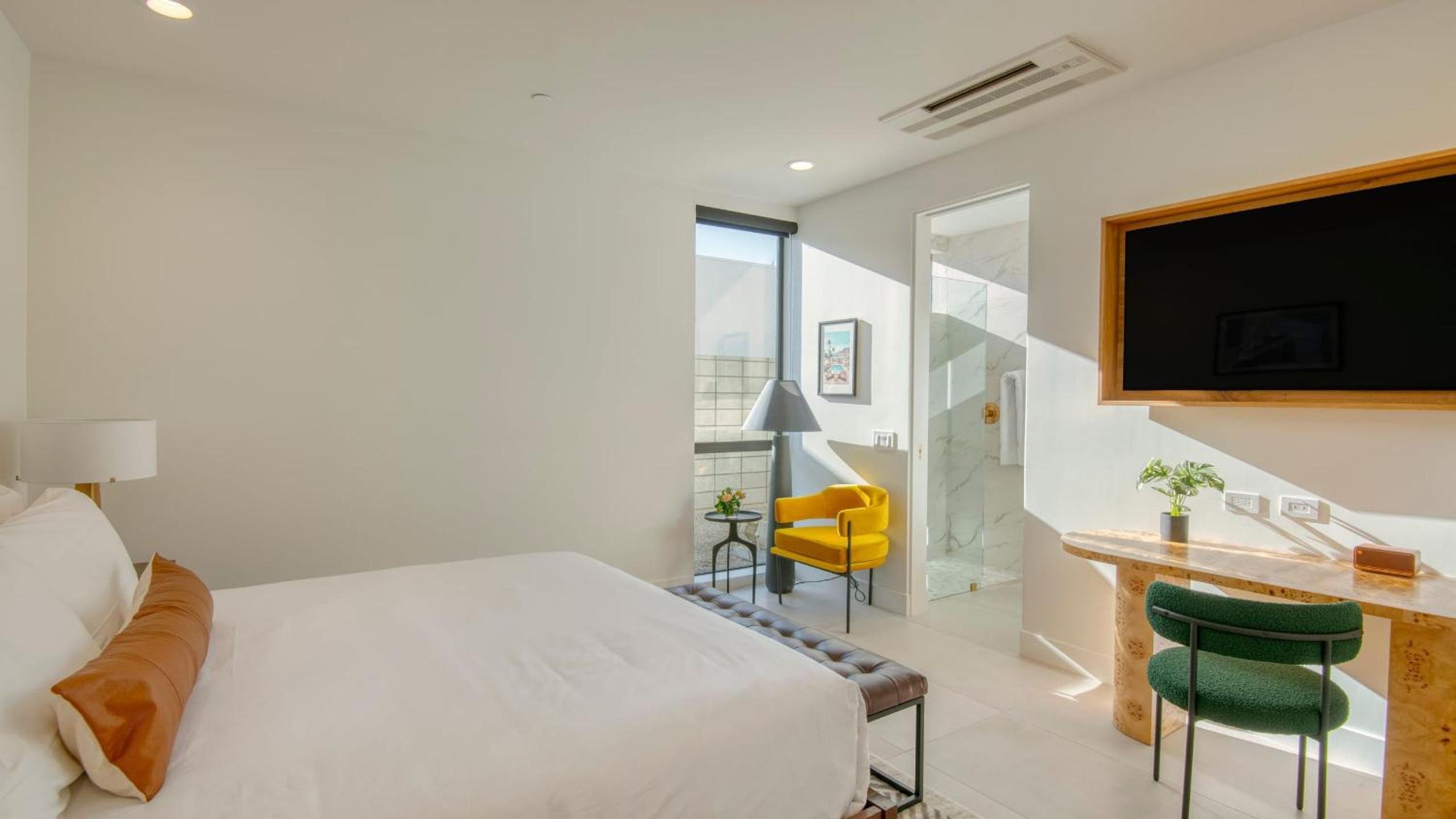 Sleeps 32 2 Villas Pool Putting GreenBocce Polo Villas Amara by AvantStay