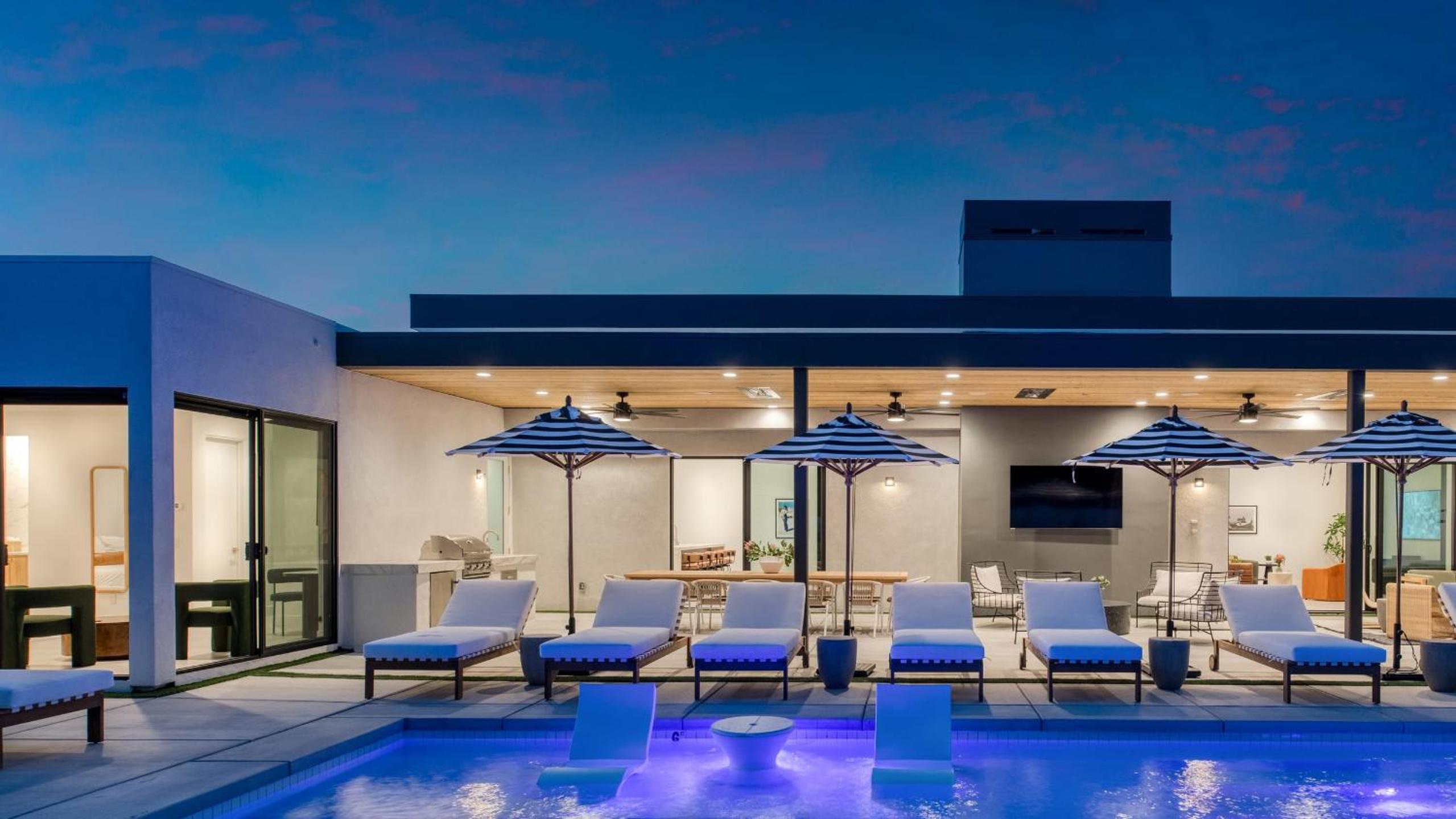 Sleeps 32 2 Villas Pool Putting GreenBocce Polo Villas Amara by AvantStay