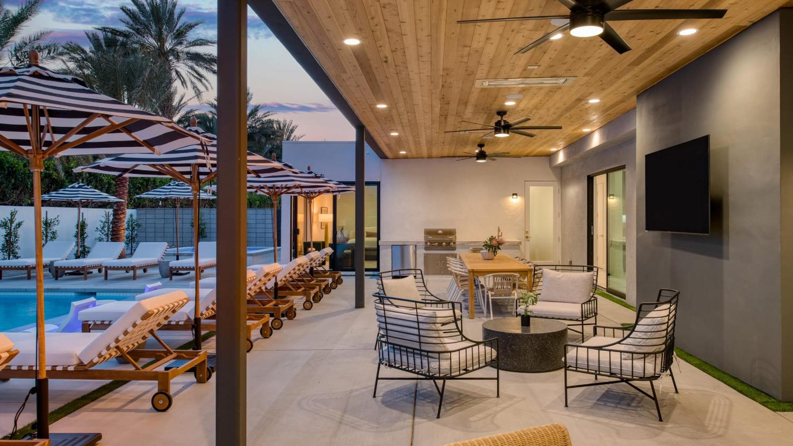 Sleeps 32 2 Villas Pool Putting GreenBocce Polo Villas Amara by AvantStay