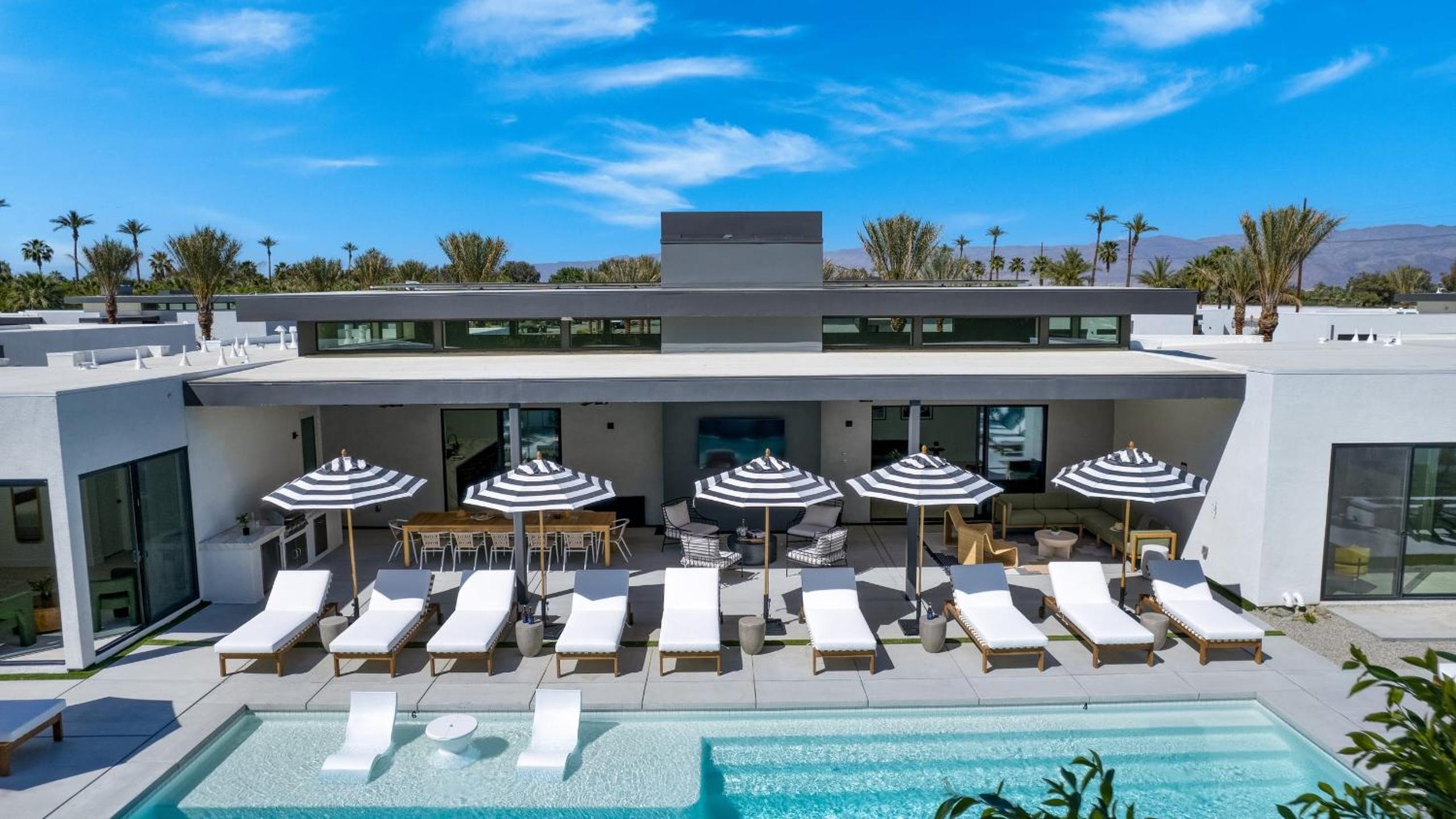 Sleeps 32 2 Villas Pool Putting GreenBocce Polo Villas Amara by AvantStay