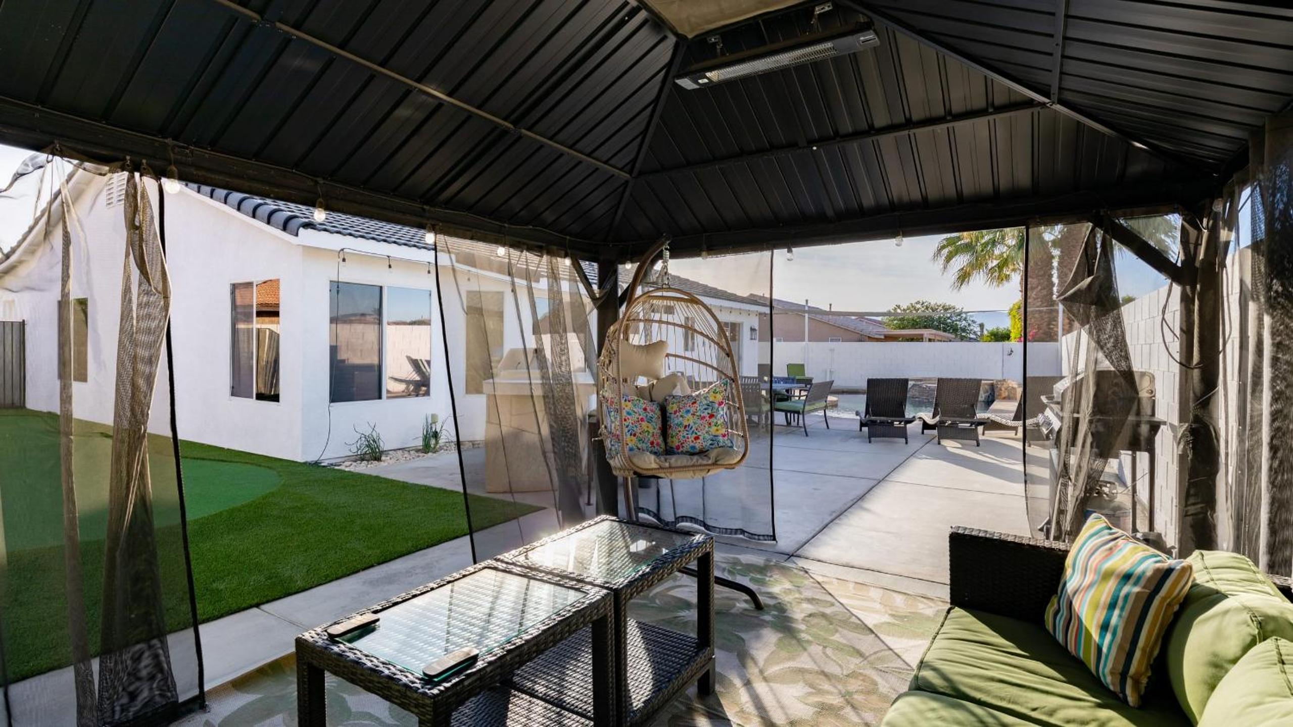 Pacifica Sur by AvantStay Pool Hot Tub Gazebo