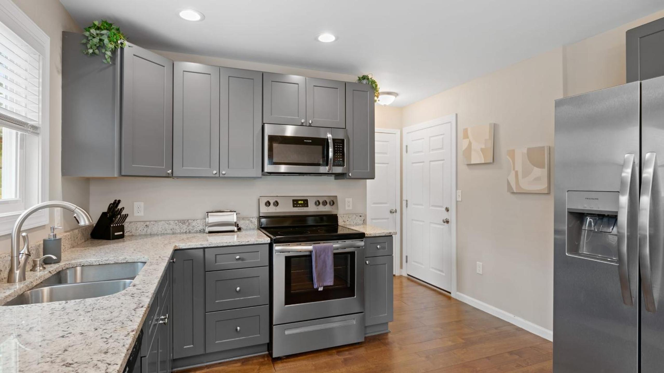 White Pine Red Bud Buyout by AvantStay 2 Home Buyout Sleeps 16