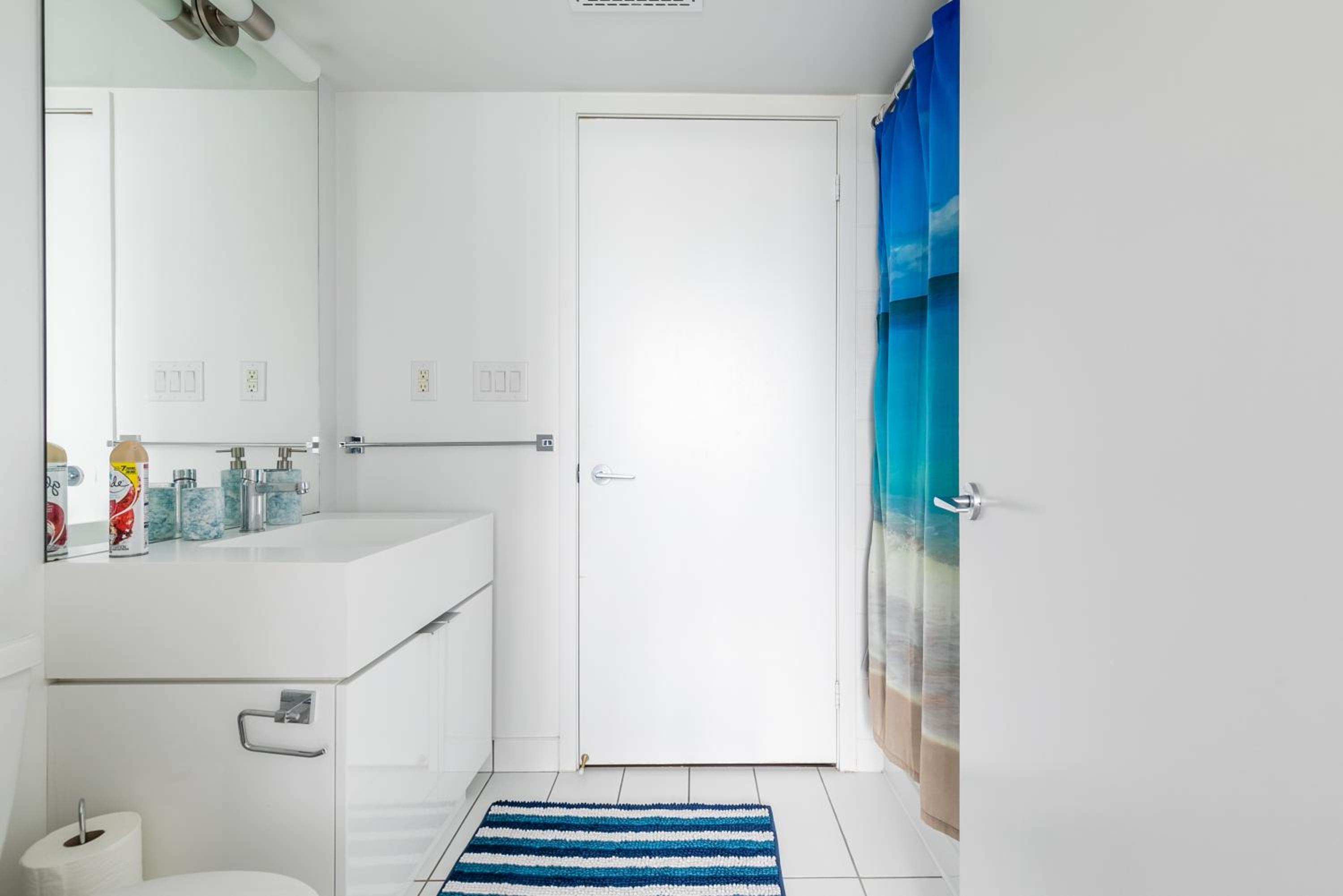 Spacious 1 Bedroom plus Den Condo Iceboat Terrace Downtown Toronto