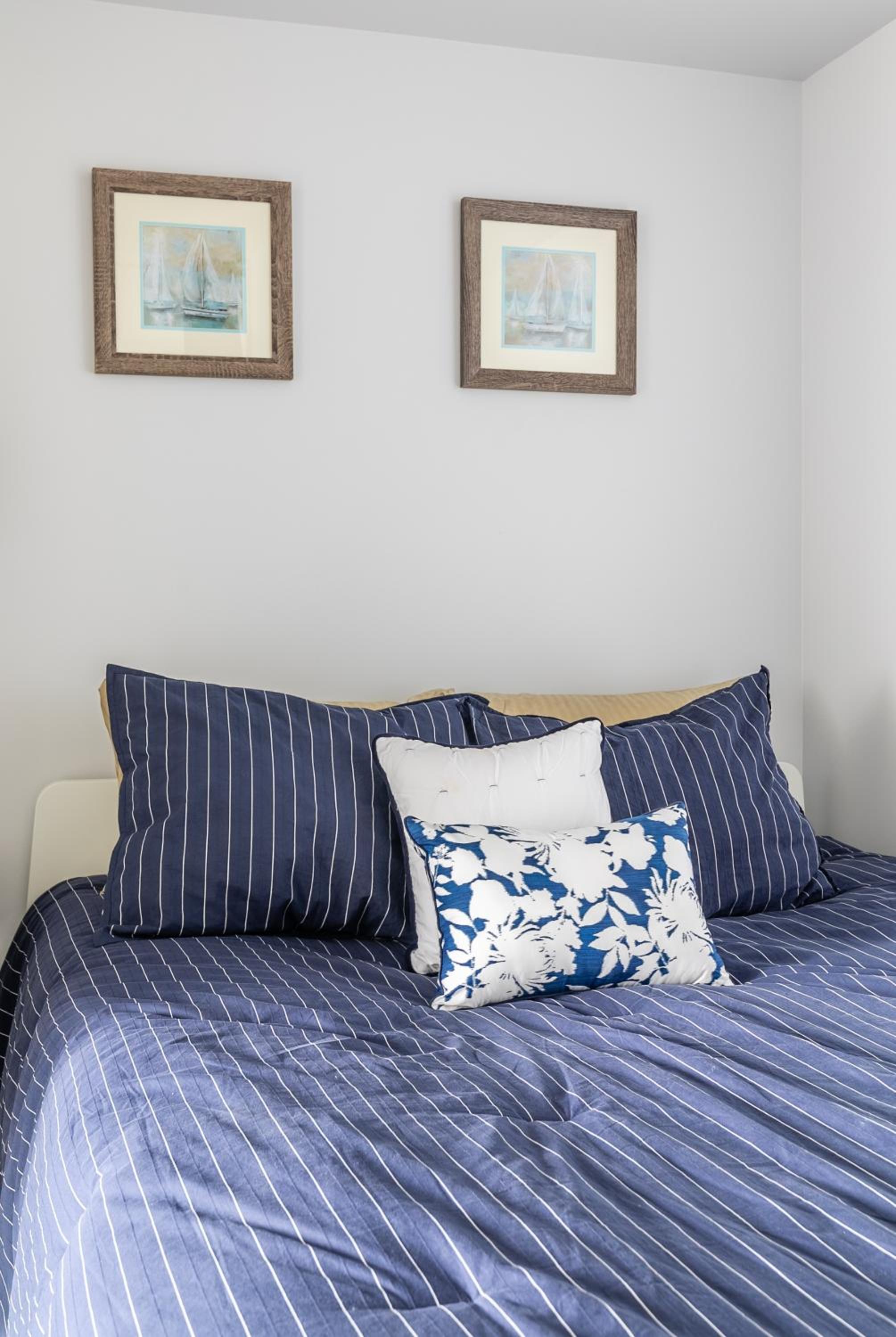 Spacious 1 Bedroom plus Den Condo Iceboat Terrace Downtown Toronto