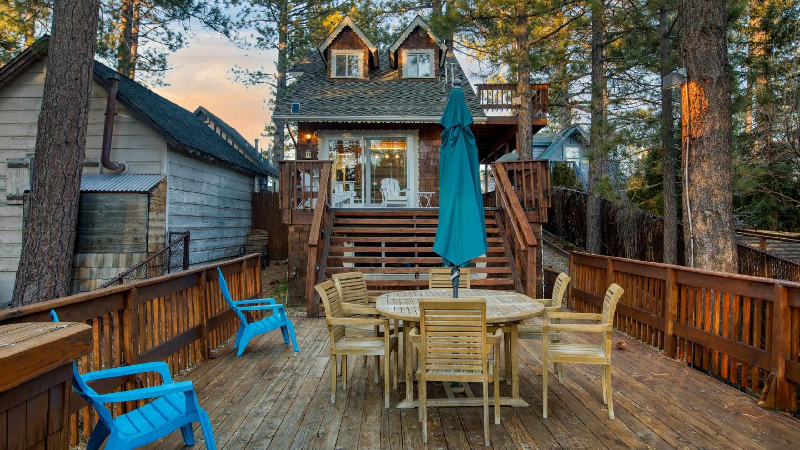 Lakefront w Private Dock Hot Tub Large Deck Views Lakeside on Lagunita
