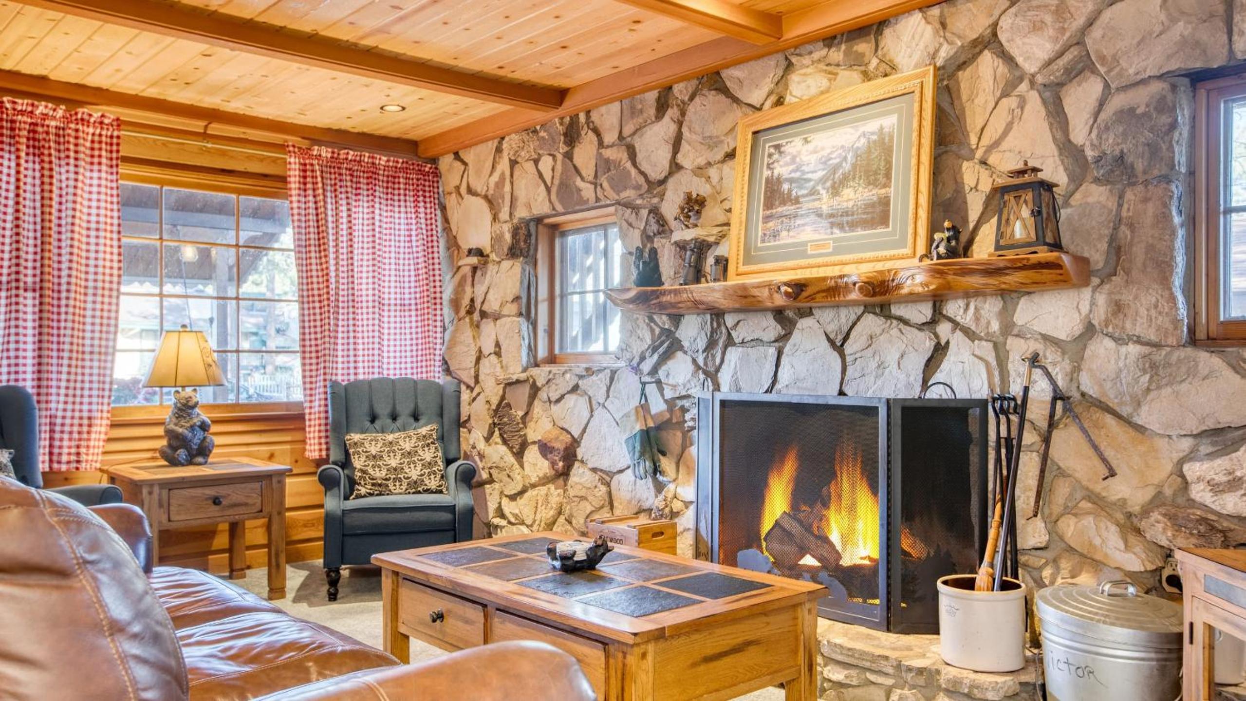 Lakefront w Private Dock Hot Tub Large Deck Views Lakeside on Lagunita