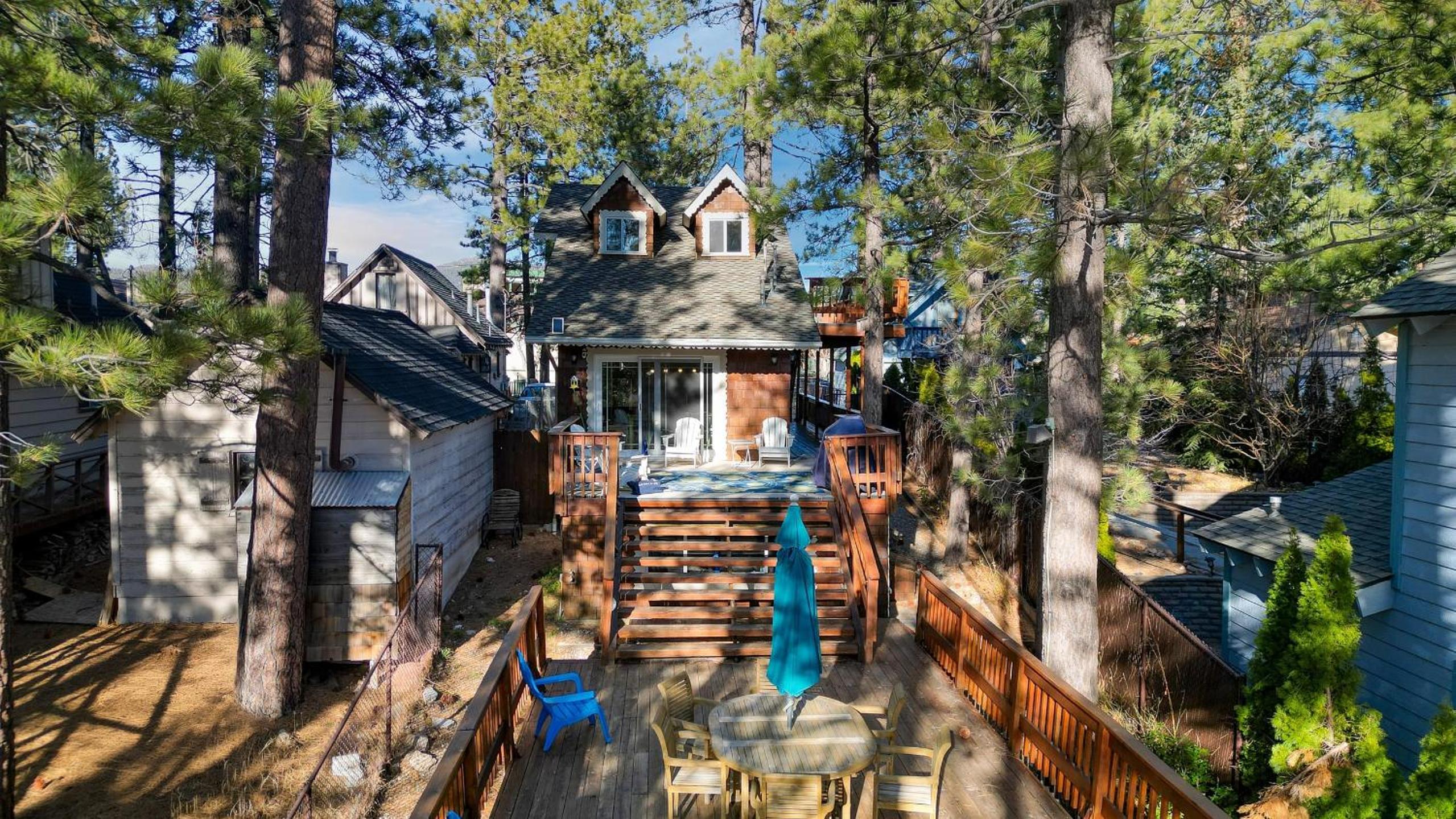 Lakefront w Private Dock Hot Tub Large Deck Views Lakeside on Lagunita