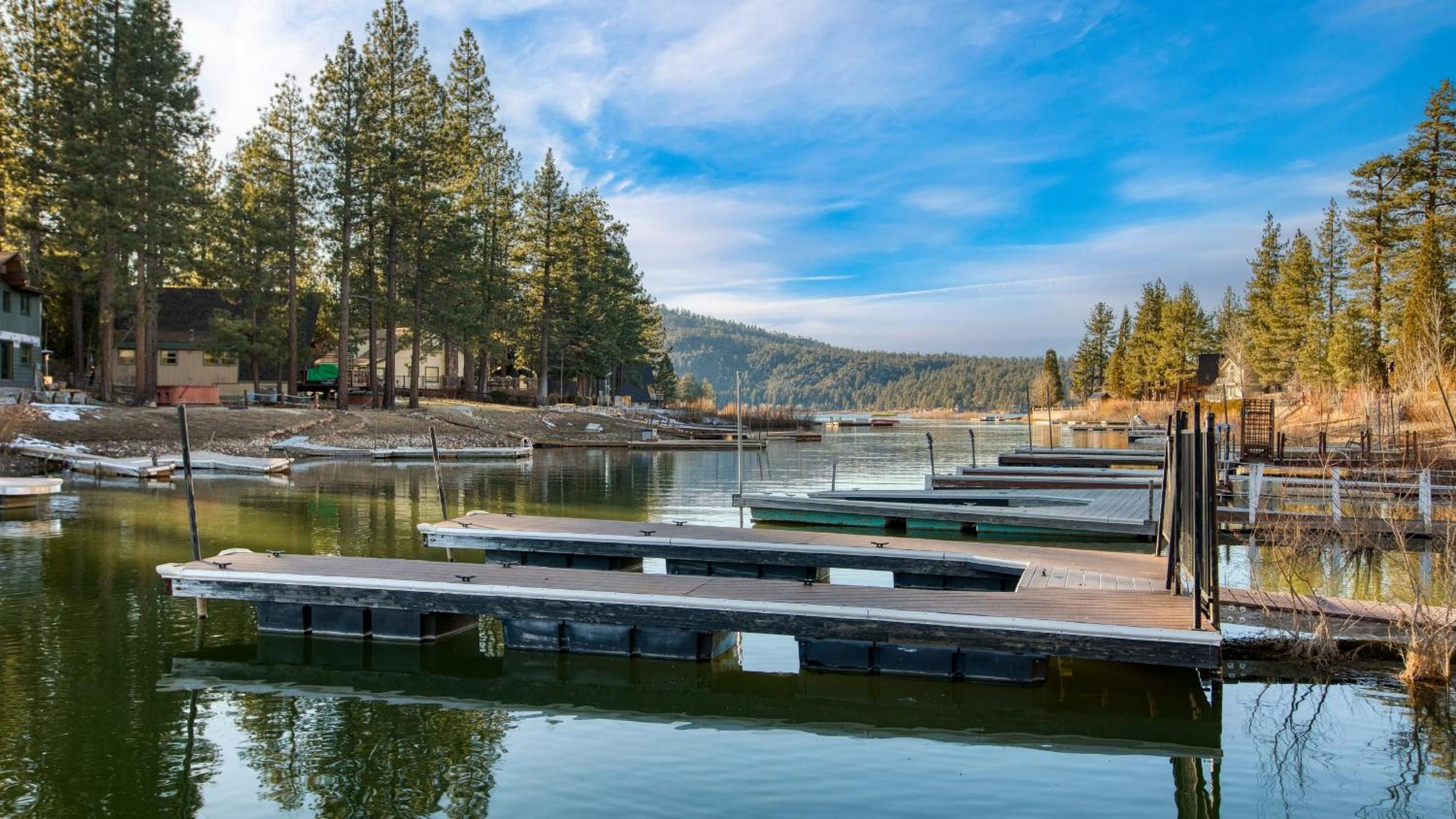 Lakefront w Private Dock Hot Tub Large Deck Views Lakeside on Lagunita