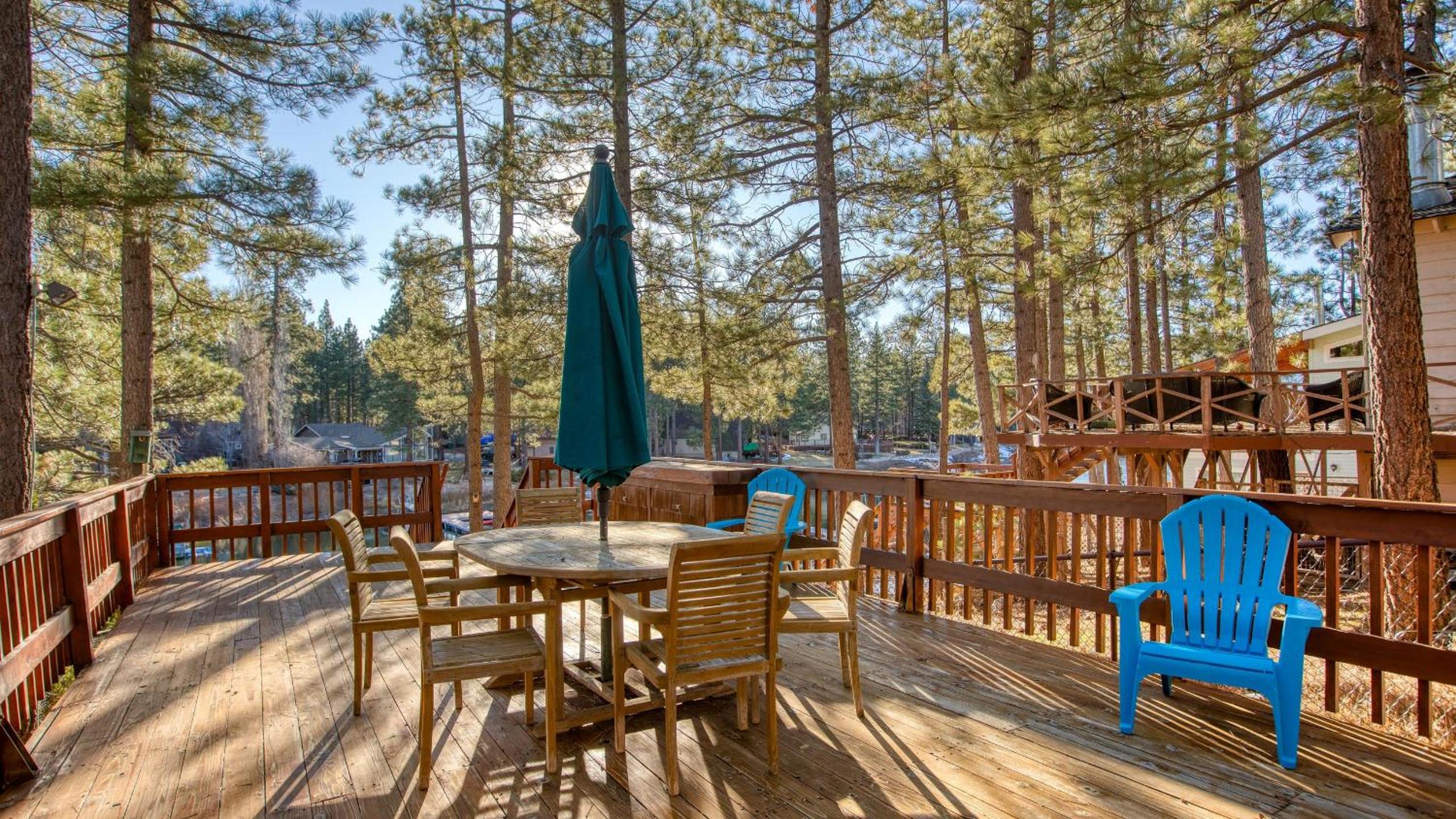 Lakefront w Private Dock Hot Tub Large Deck Views Lakeside on Lagunita