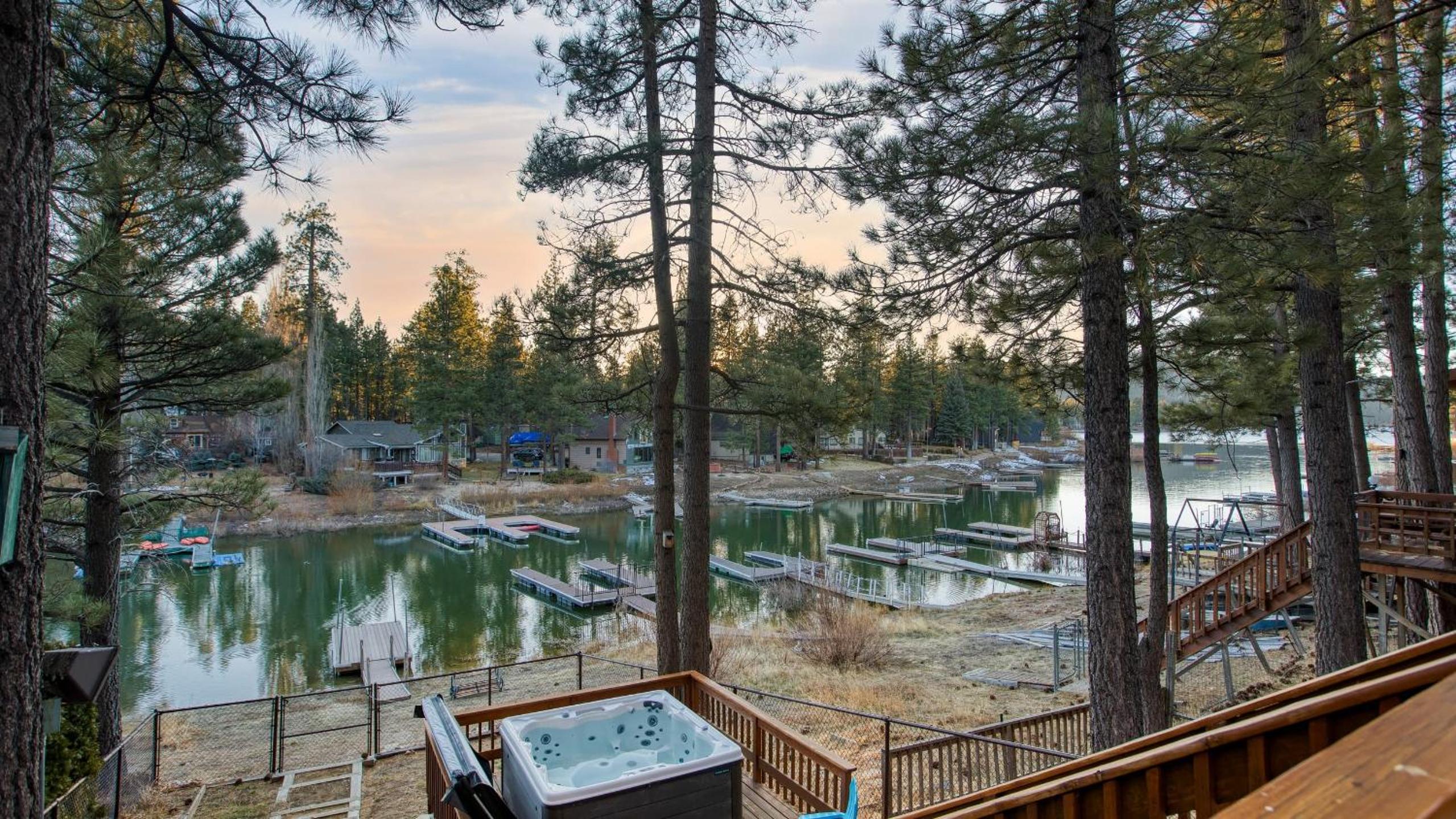 Lakefront w Private Dock Hot Tub Large Deck Views Lakeside on Lagunita