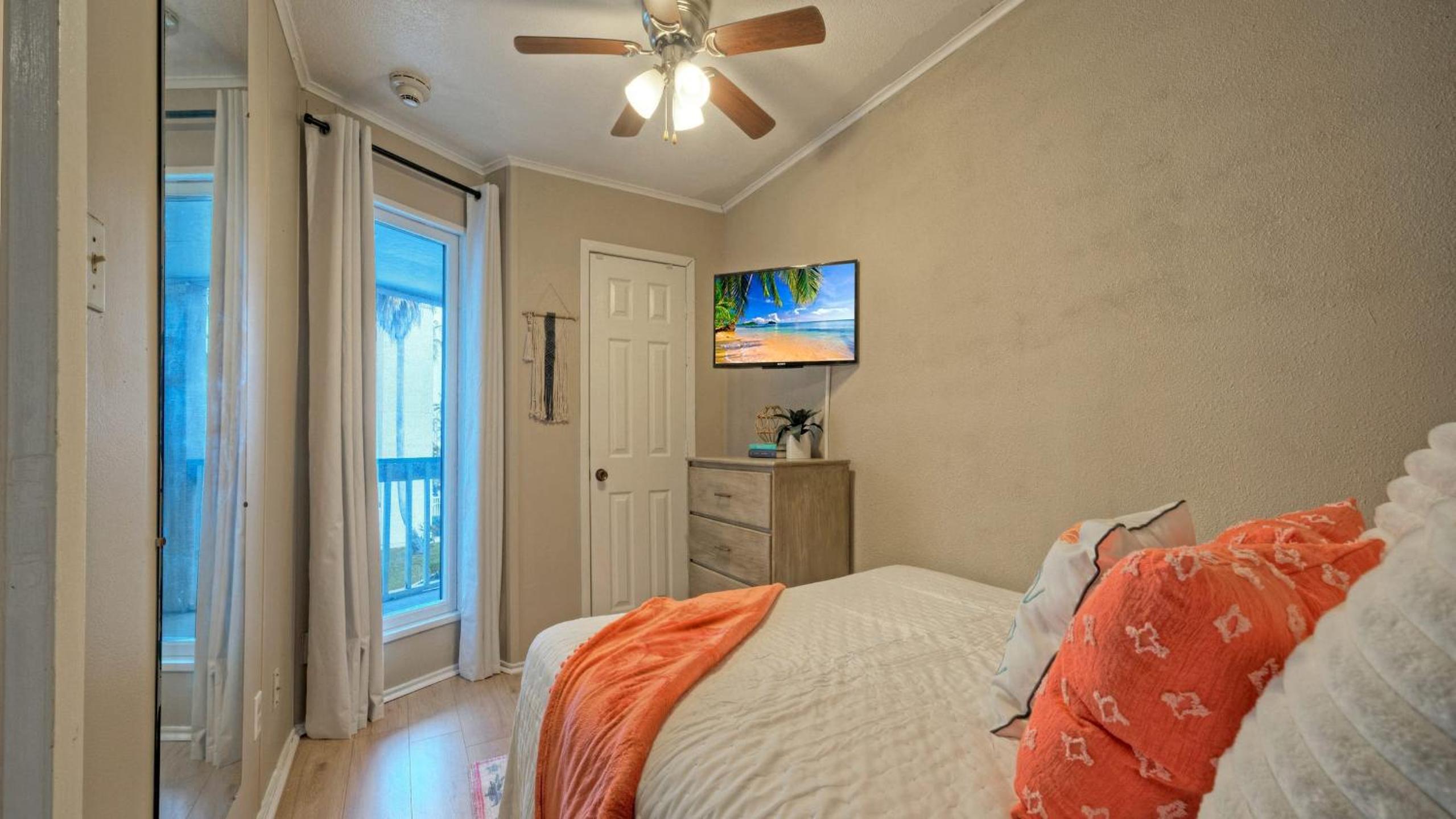 Private Balcony w Ocean View Pool Hot Tub Access Ocean Echo by AvantStay
