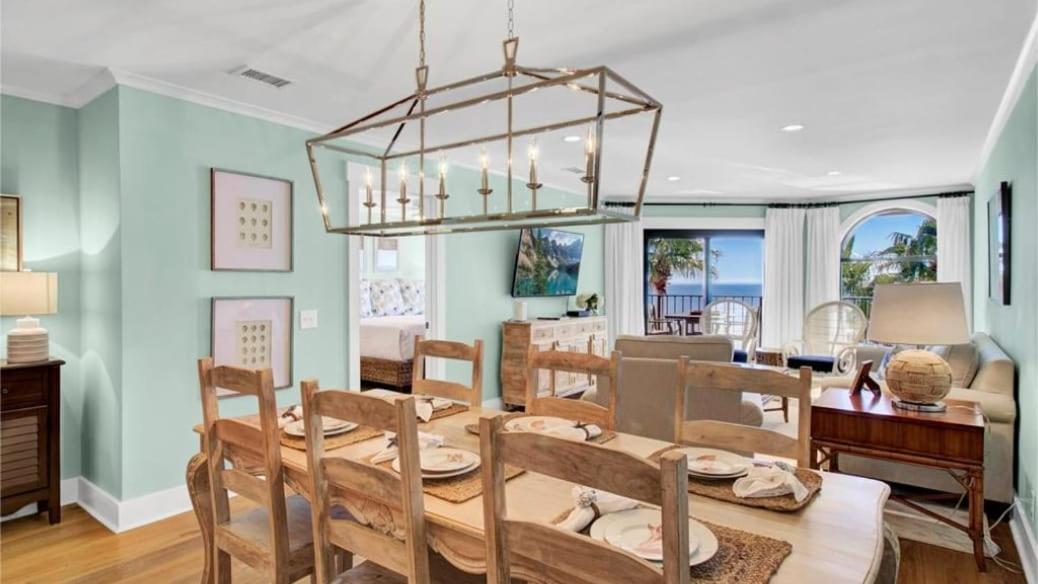 415 Seascape by AvantStay Beachfront Condo w Communal Pool Access