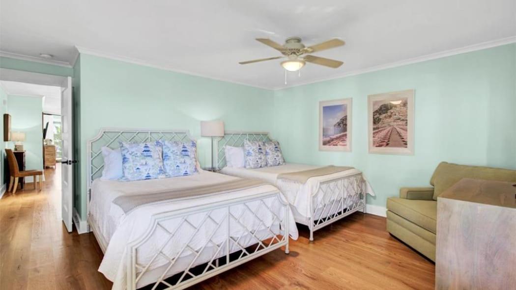 415 Seascape by AvantStay Beachfront Condo w Communal Pool Access