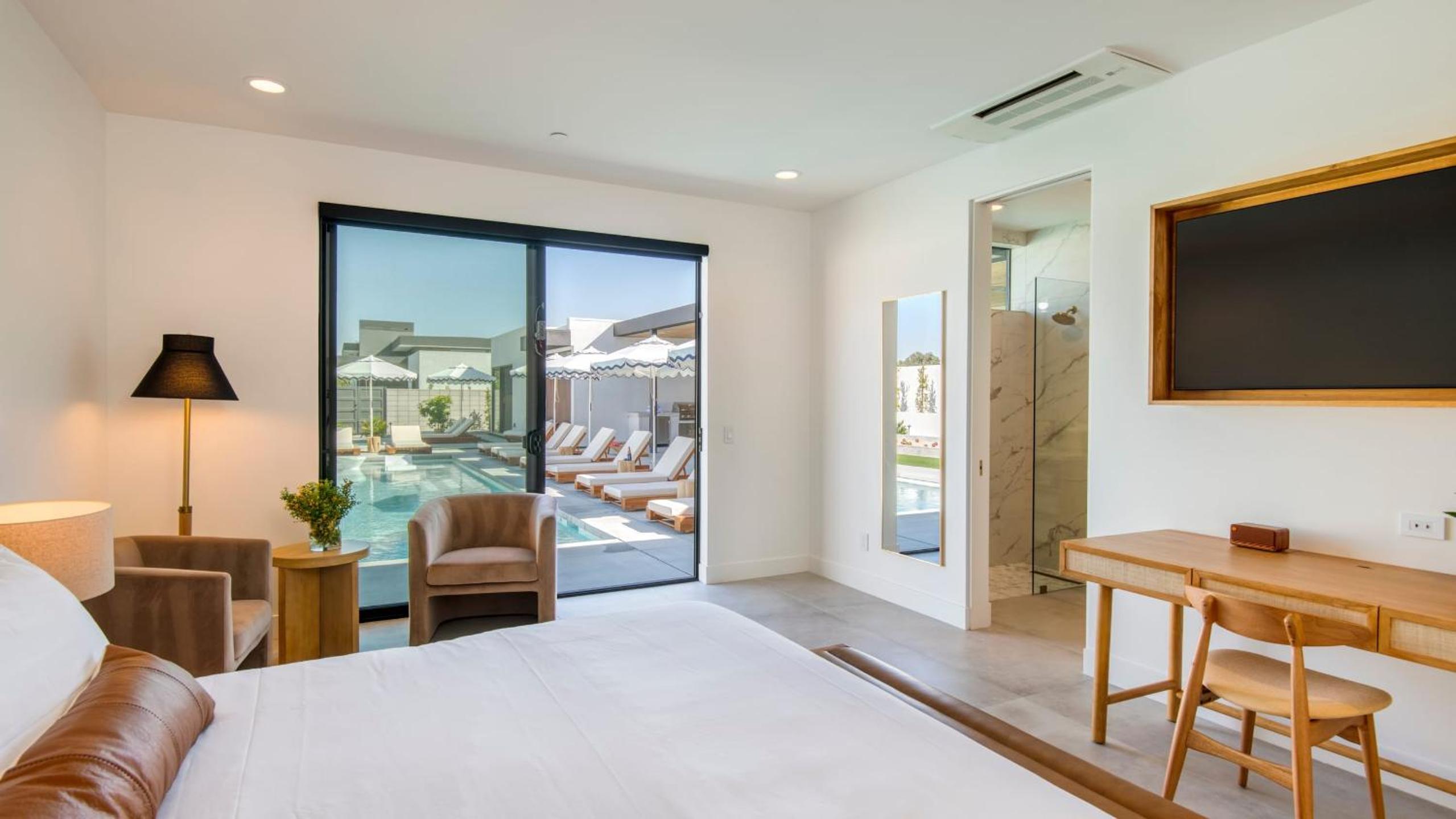 Sleeps 34 2 Villas Pool Pickleball Bocce Polo Villas Elara by AvantStay