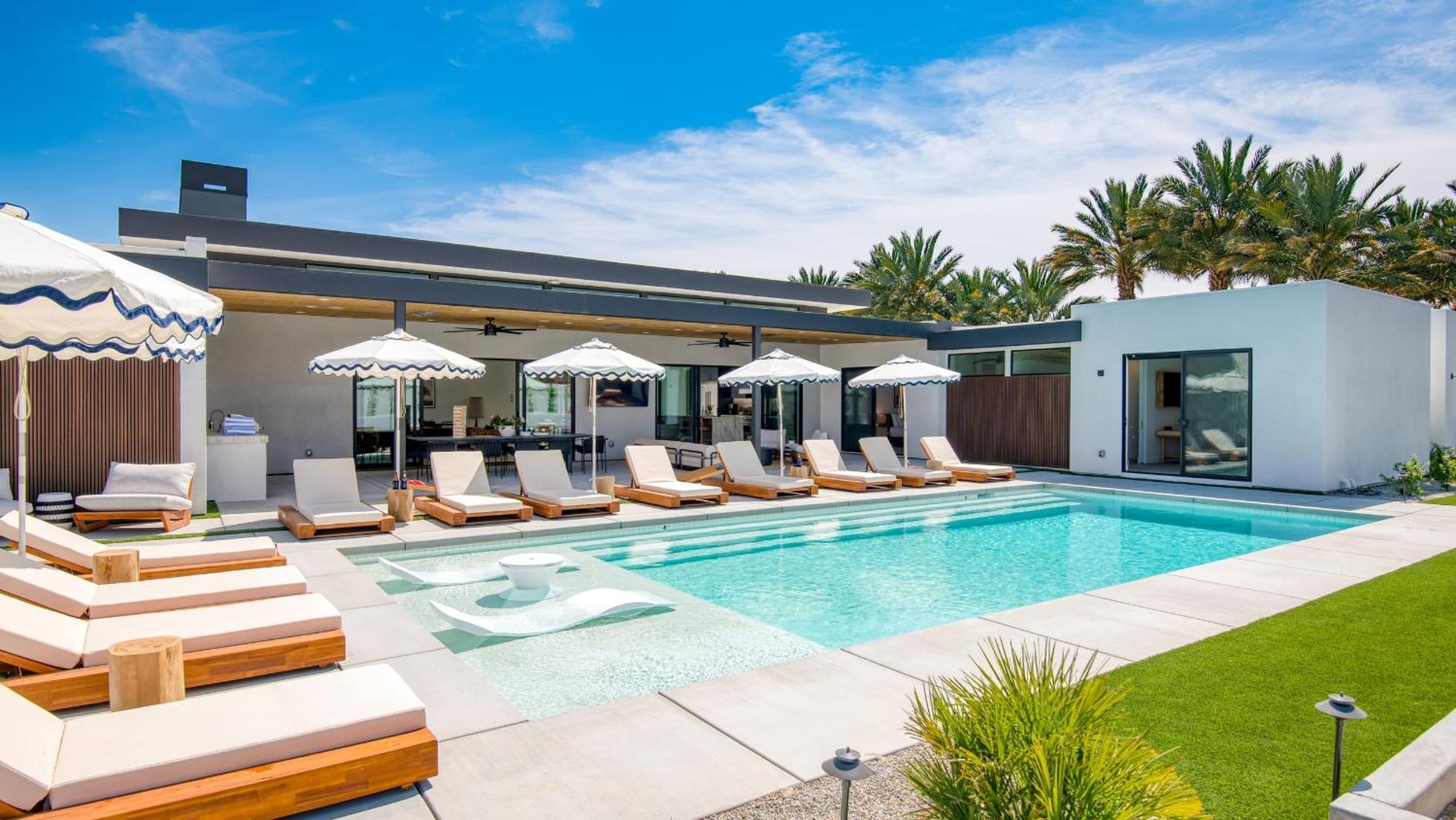 Sleeps 34 2 Villas Pool Pickleball Bocce Polo Villas Elara by AvantStay
