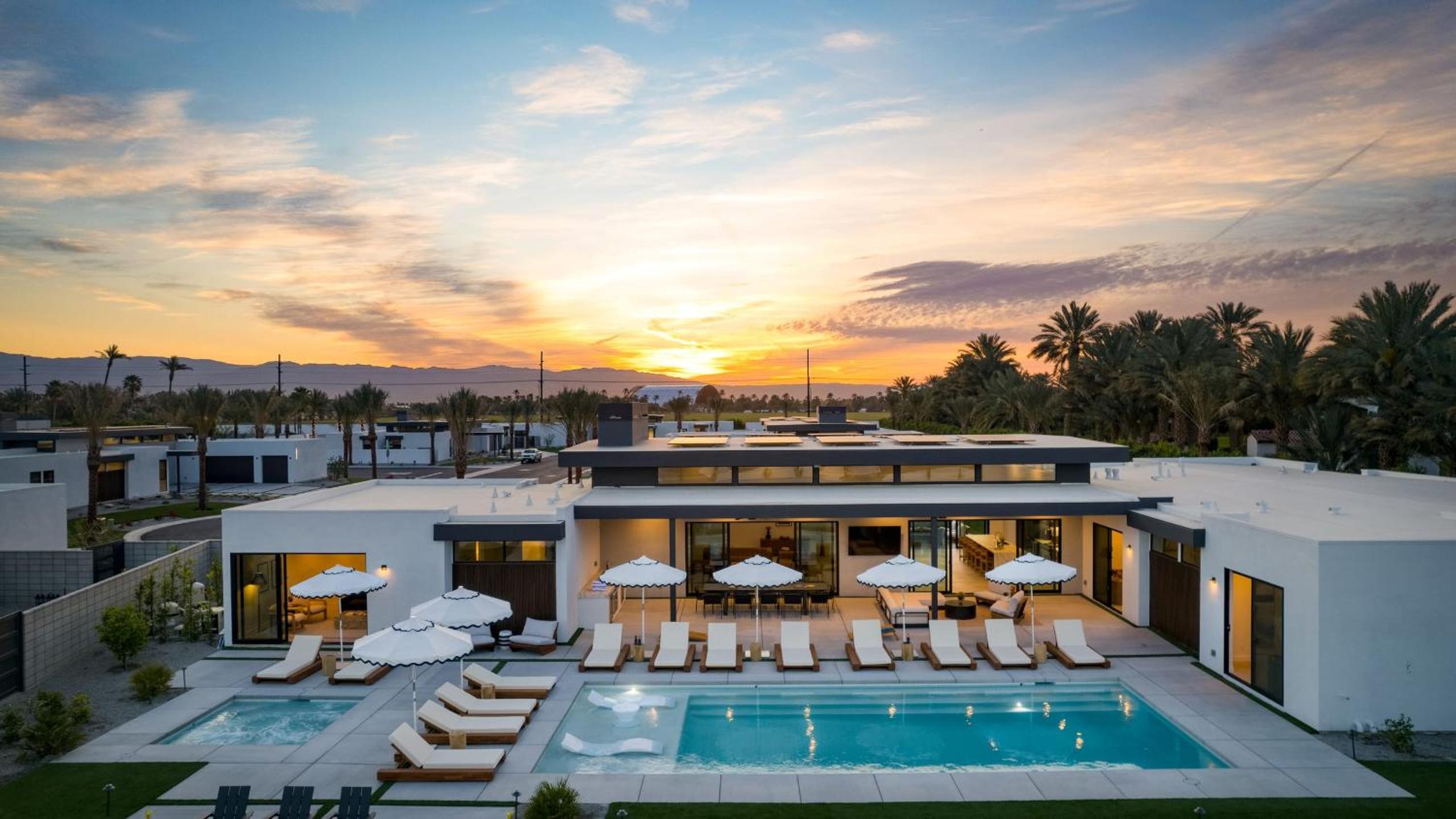 Sleeps 34 2 Villas Pool Pickleball Bocce Polo Villas Elara by AvantStay
