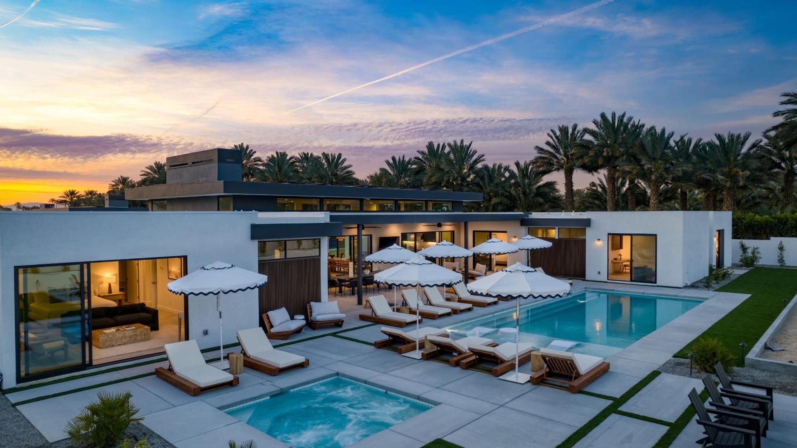 Sleeps 34 2 Villas Pool Pickleball Bocce Polo Villas Elara by AvantStay