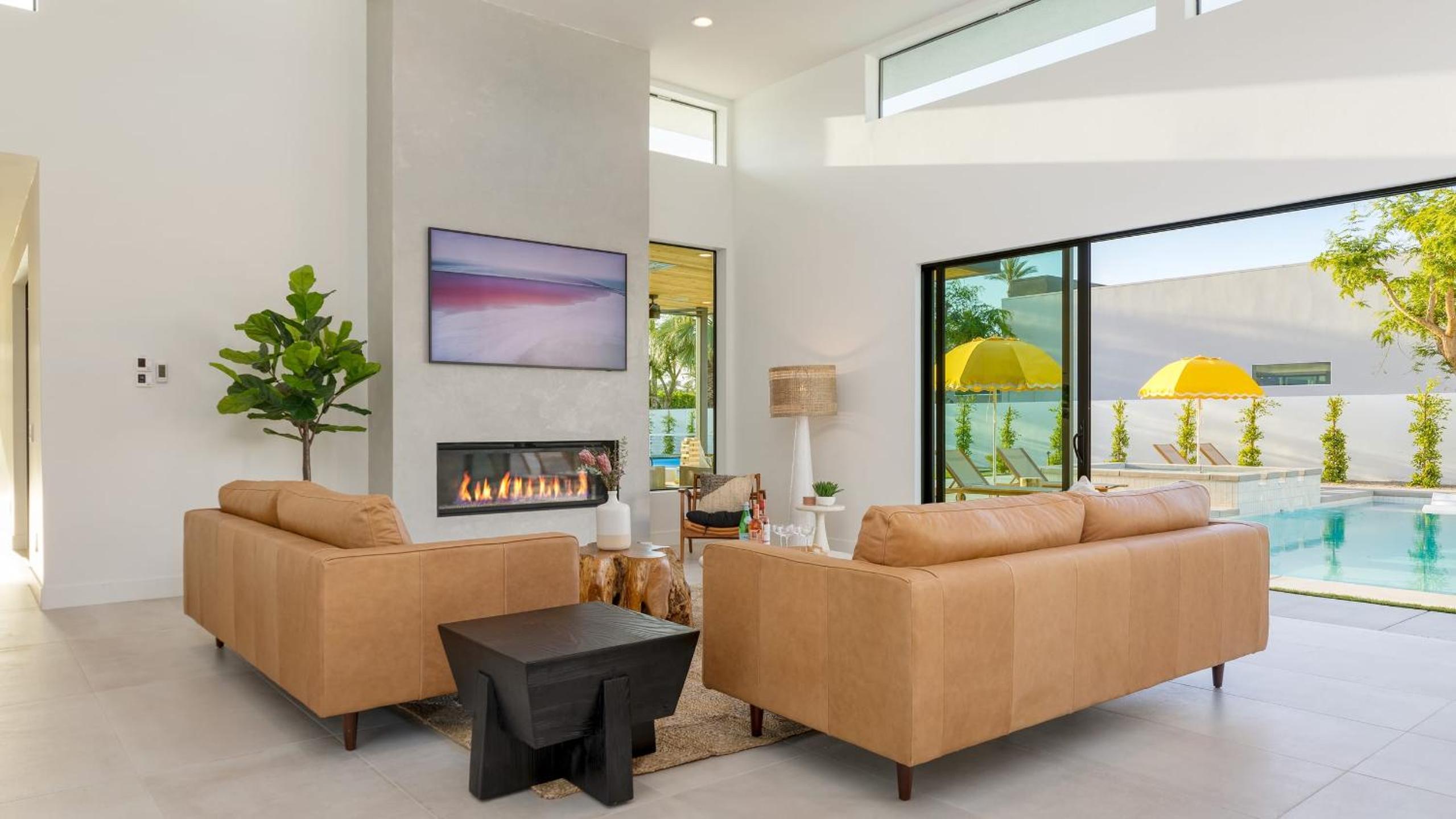 Sleeps 34 2 Villas Pool Pickleball Bocce Polo Villas Elara by AvantStay