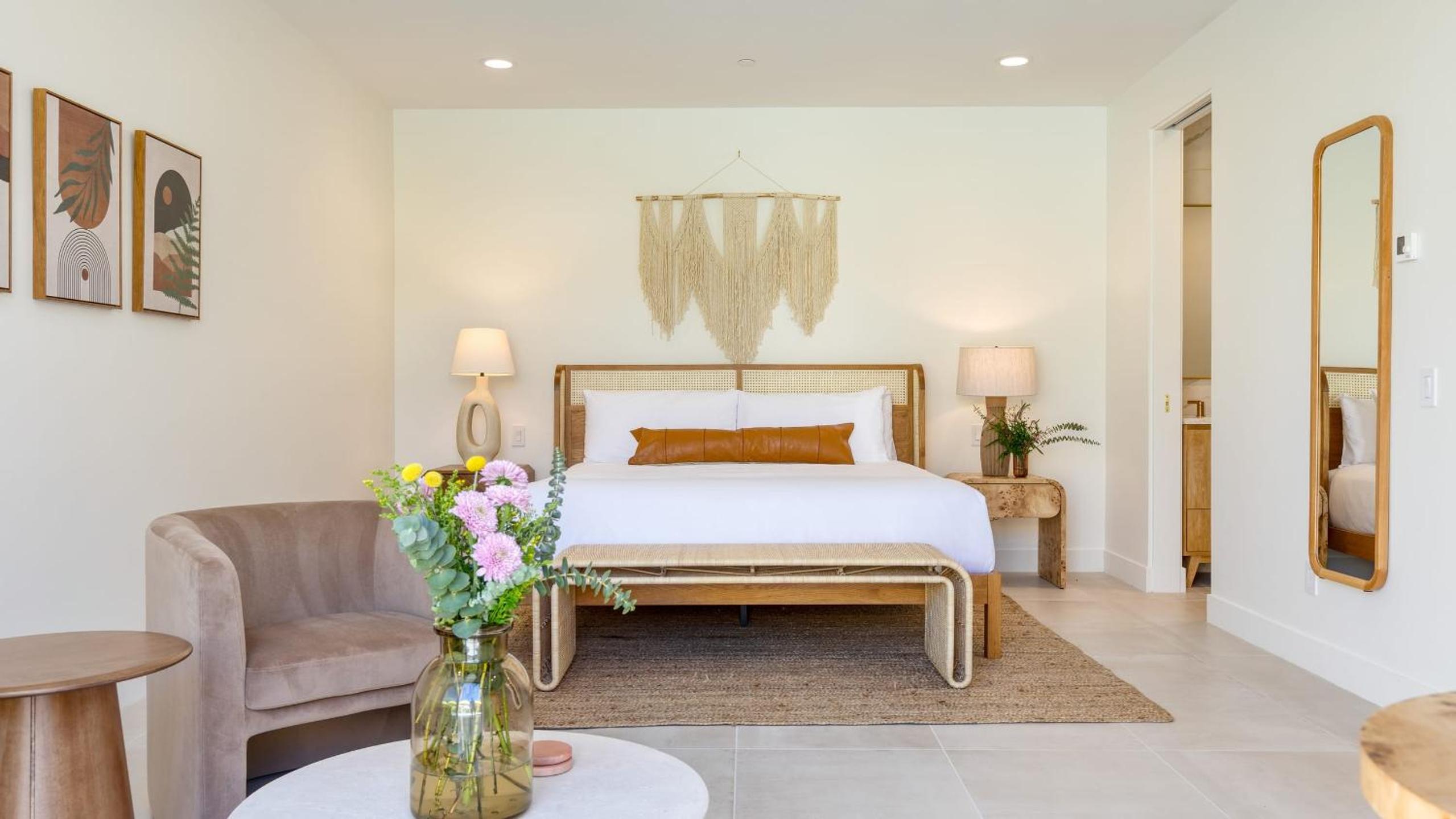 Sleeps 34 2 Villas Pool Pickleball Bocce Polo Villas Elara by AvantStay