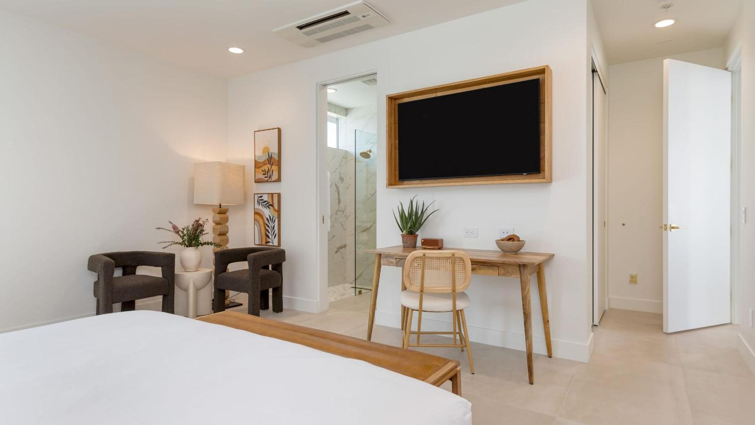 Sleeps 34 2 Villas Pool Pickleball Bocce Polo Villas Elara by AvantStay