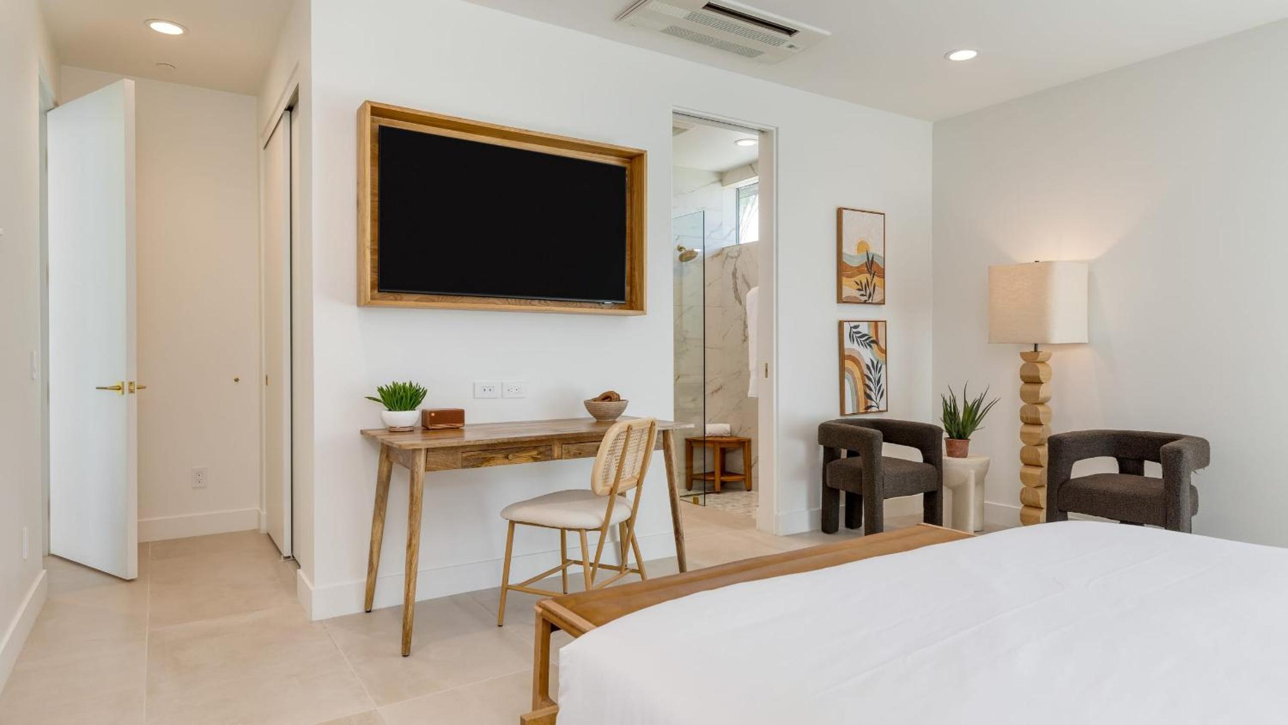 Sleeps 34 2 Villas Pool Pickleball Bocce Polo Villas Elara by AvantStay