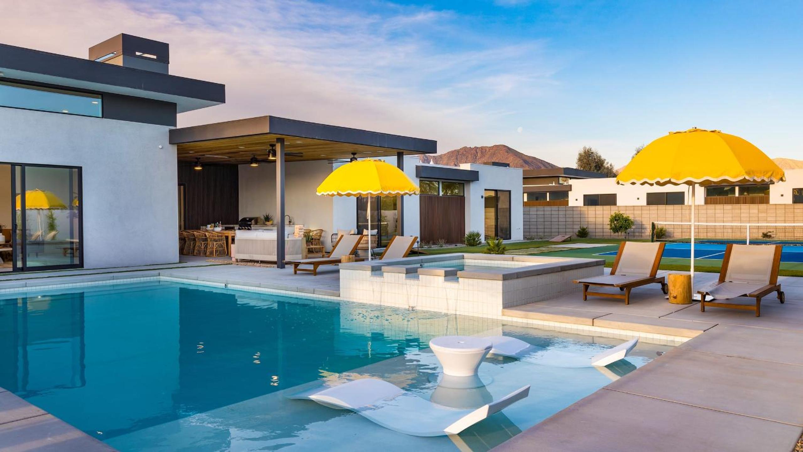 Sleeps 34 2 Villas Pool Pickleball Bocce Polo Villas Elara by AvantStay