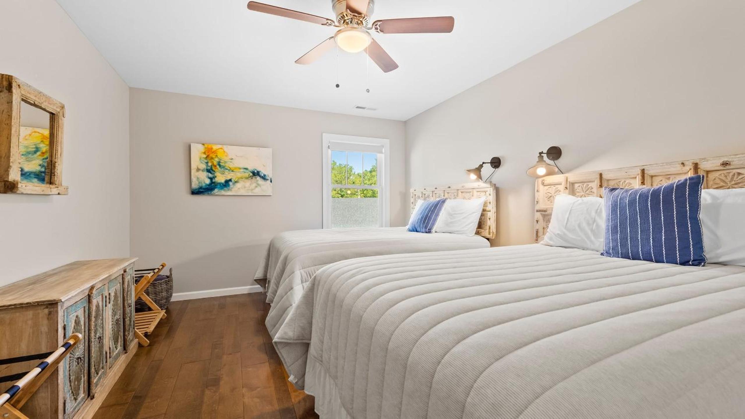 Little Sycamore Duplex by AvantStay Sleeps 20 w Private Patio 6 Minutes to Downtown Asheville